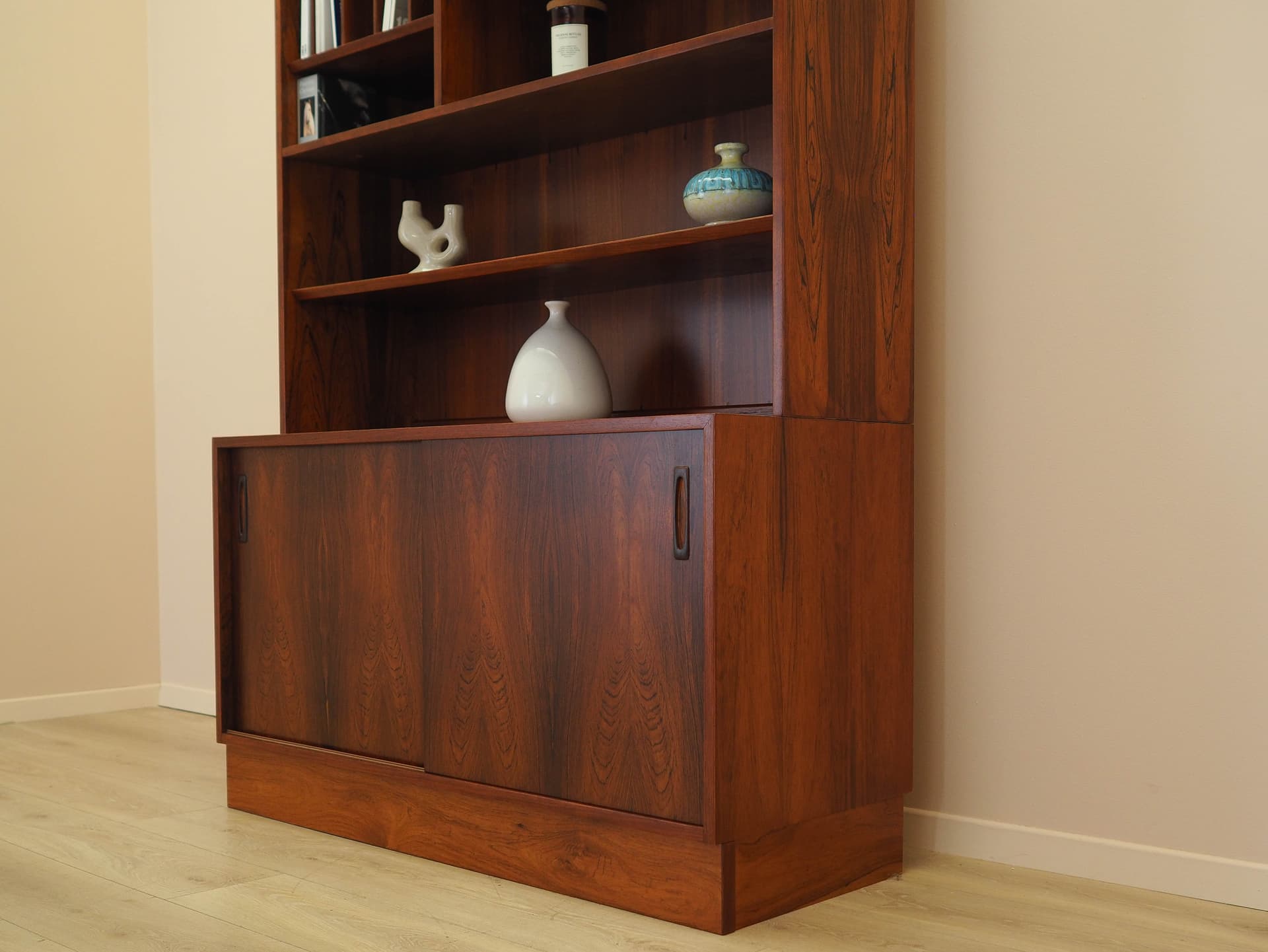 Bookcase, brown rosewood, Hundevad&Co., Denmark, 1970s. - 344676