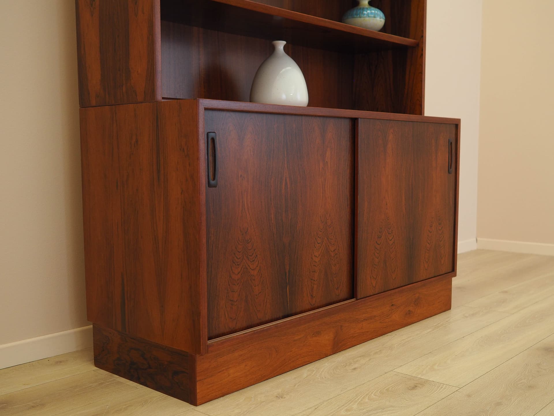 Bookcase, brown rosewood, Hundevad&Co., Denmark, 1970s. - 344674