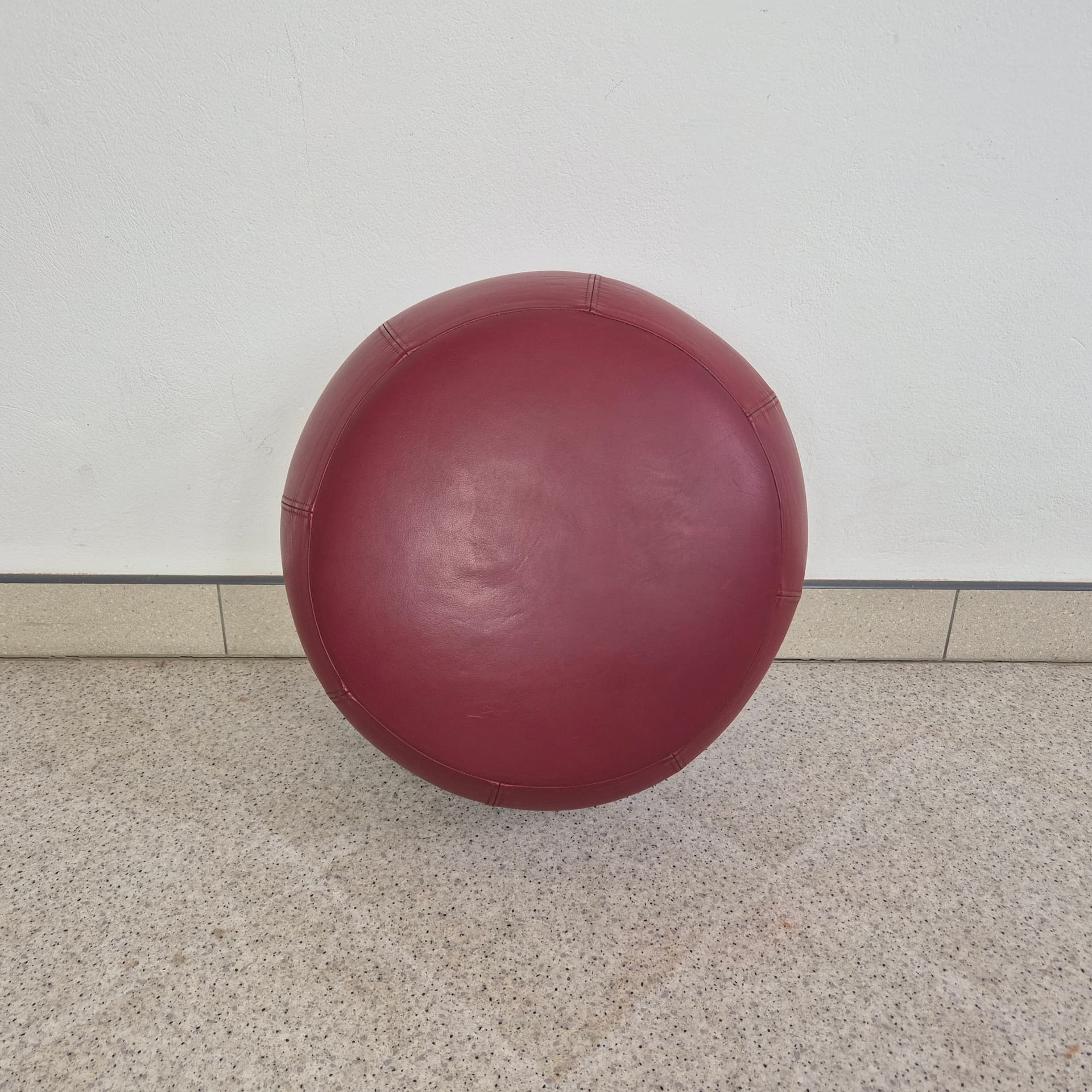 Pouf Pix, burgundy, synthetic fabric, by I. Iwasaki, Arper, Italy, 21st c. - 344921