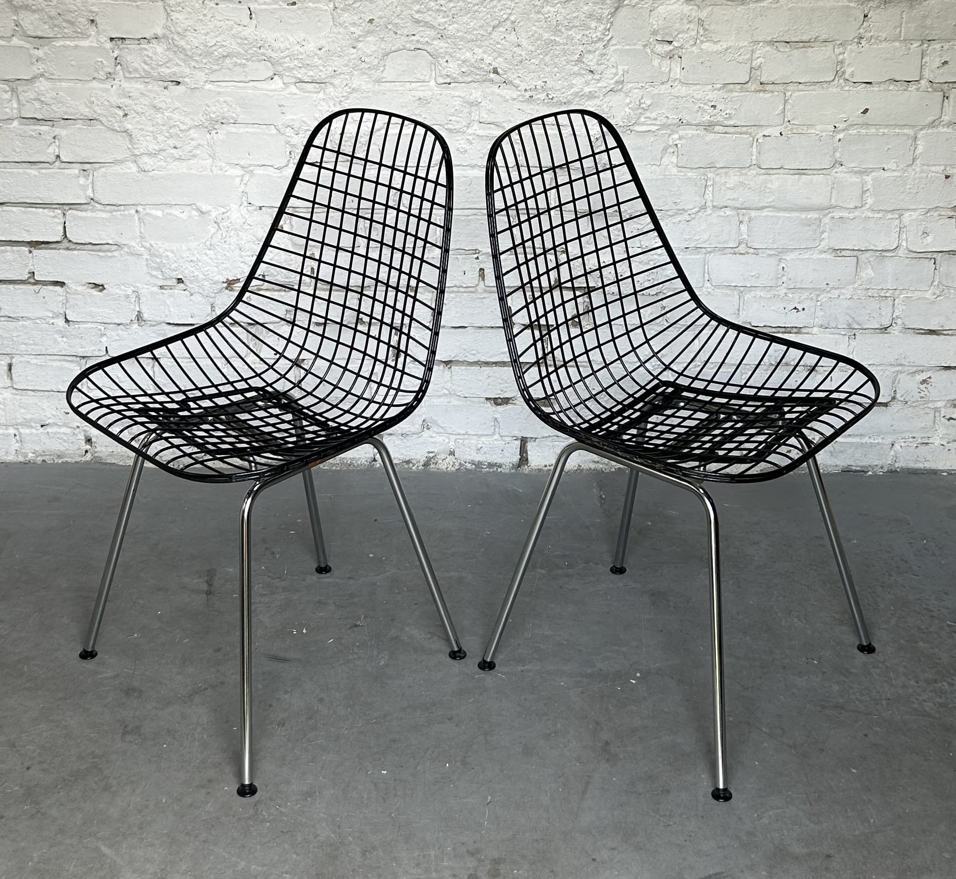 Para krzeseł Wire DKR-2, stal czarna, stal chromowana, proj. C. & R. Eames, Herman Miller, USA, lata 60. - 344957