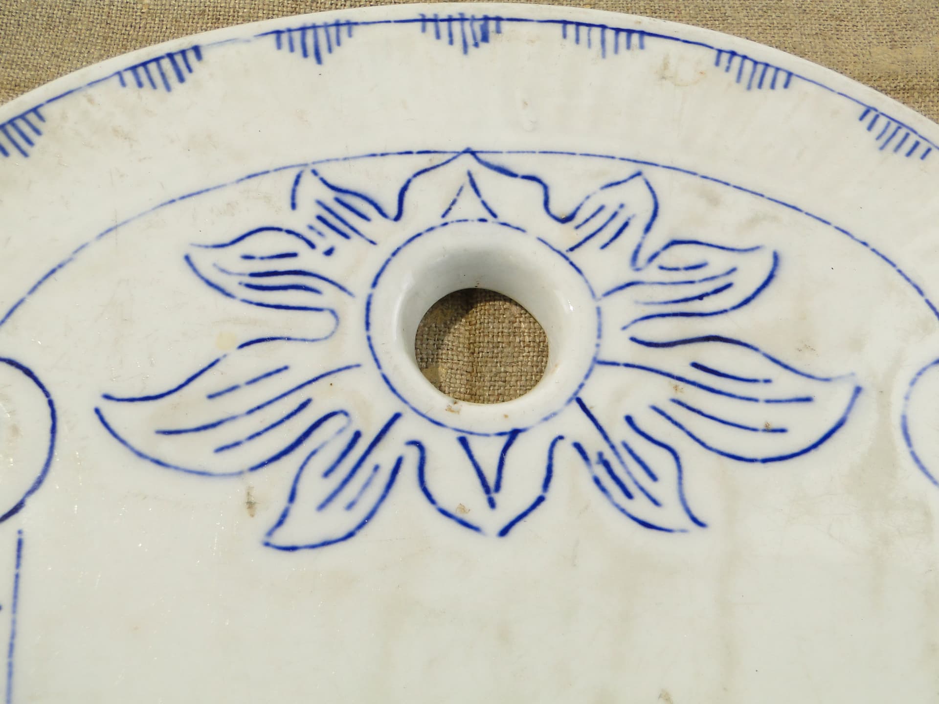 Deska śniadaniowa, wzór cebulowy, ceramika biała niebieska, Villeroy & Boch, Belgia, początek XX w. - 345062