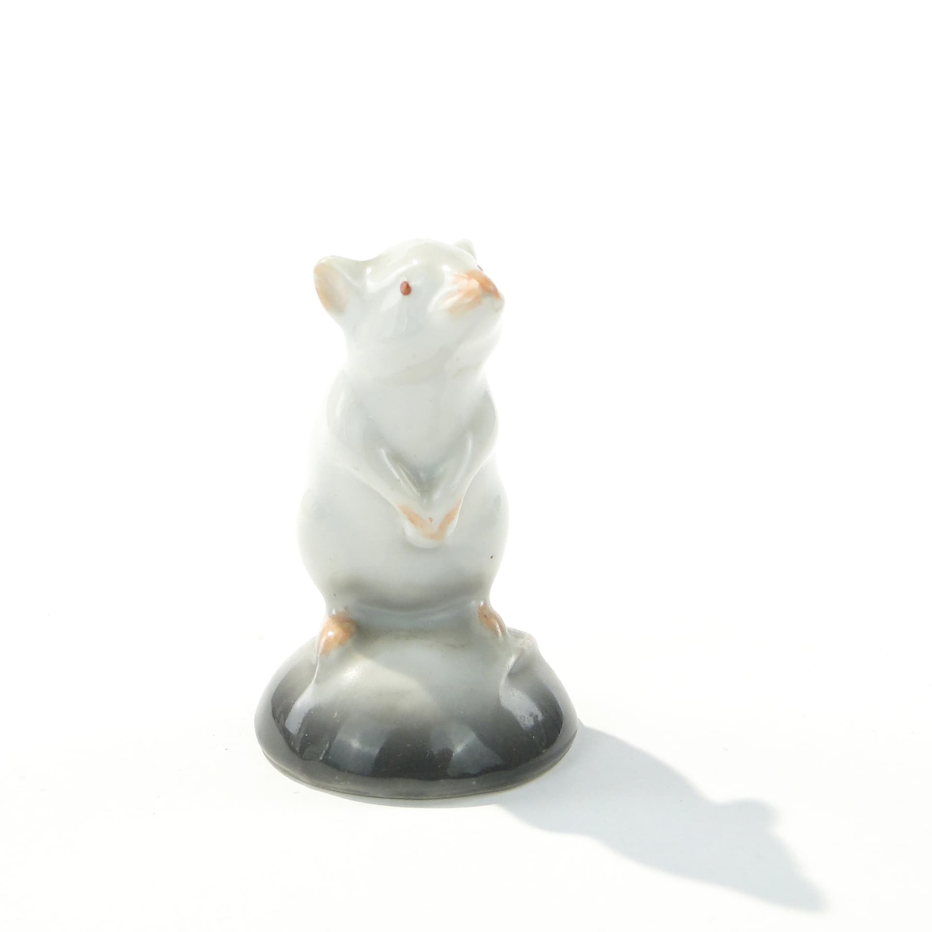 Mouse figurine, white porcelain, 1920s