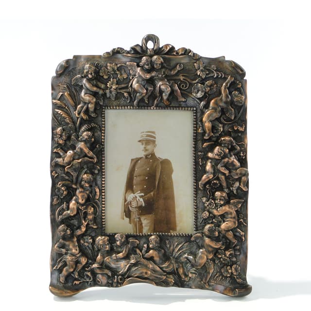 Cabinet picture frame, fin de siècle, brown, coppered pewter, France, 1890s - DIMENSION