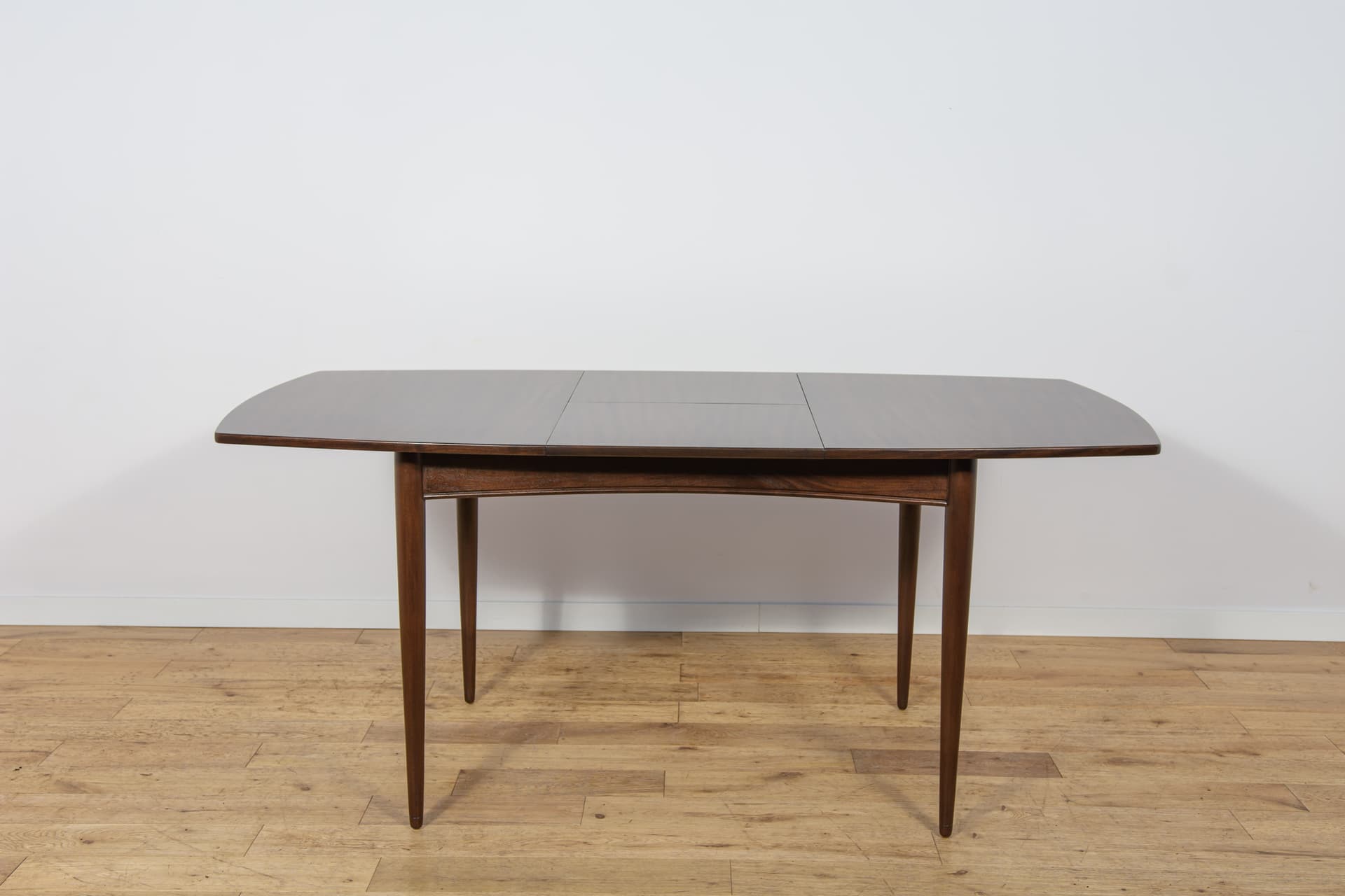 Extendable Table, mahogany brown, mahogany, White & Newton, United Kingdom, 1960s. - 345276