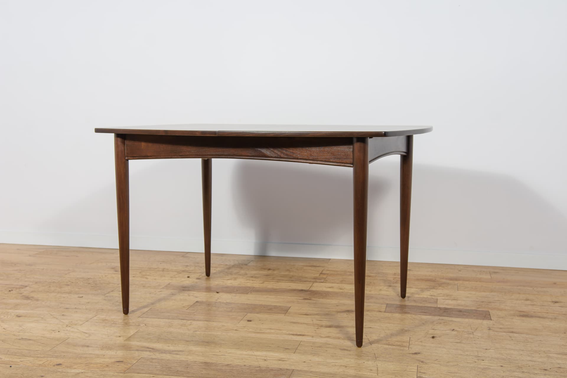 Extendable Table, mahogany brown, mahogany, White & Newton, United Kingdom, 1960s. - 345273