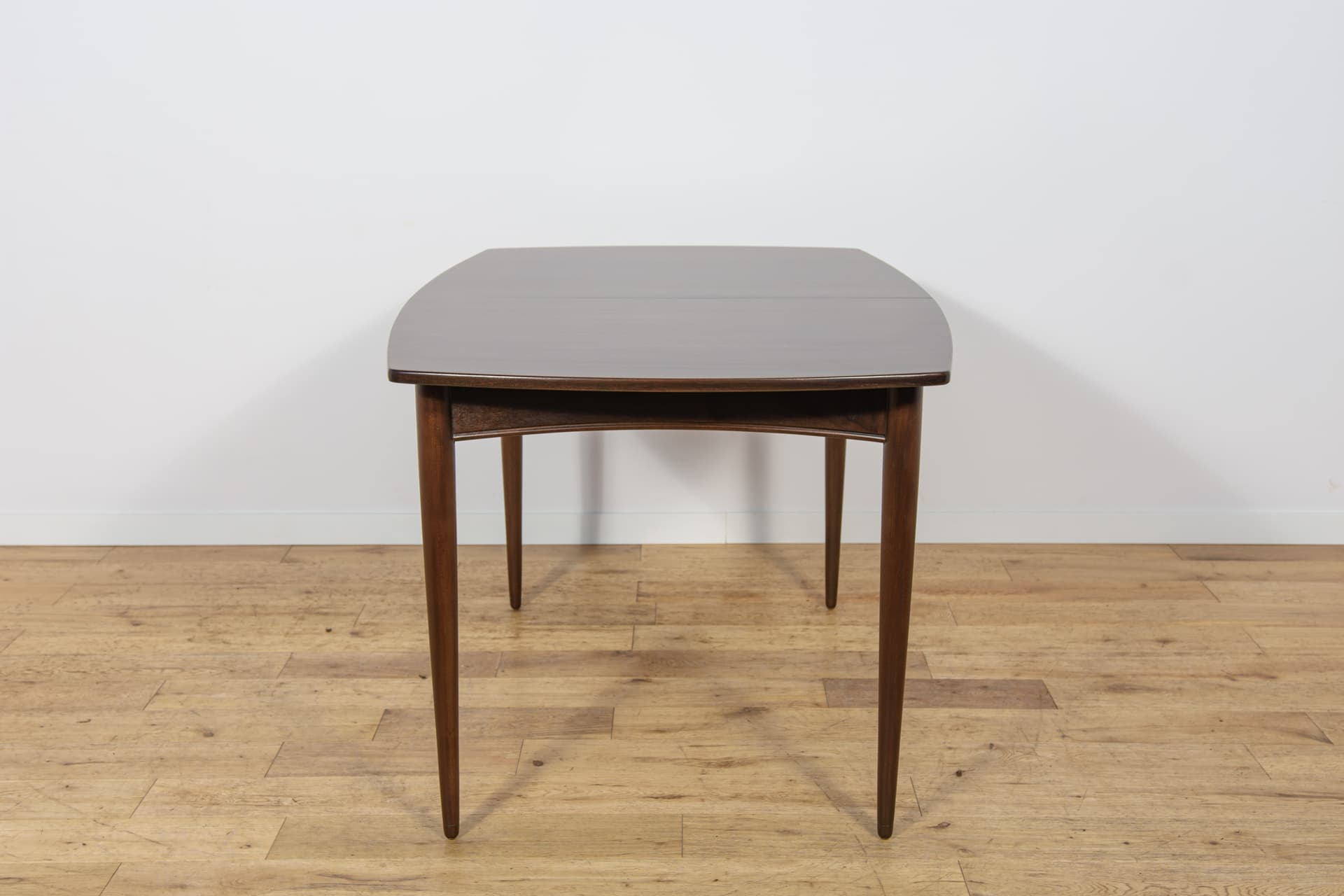 Extendable Table, mahogany brown, mahogany, White & Newton, United Kingdom, 1960s. - 345274