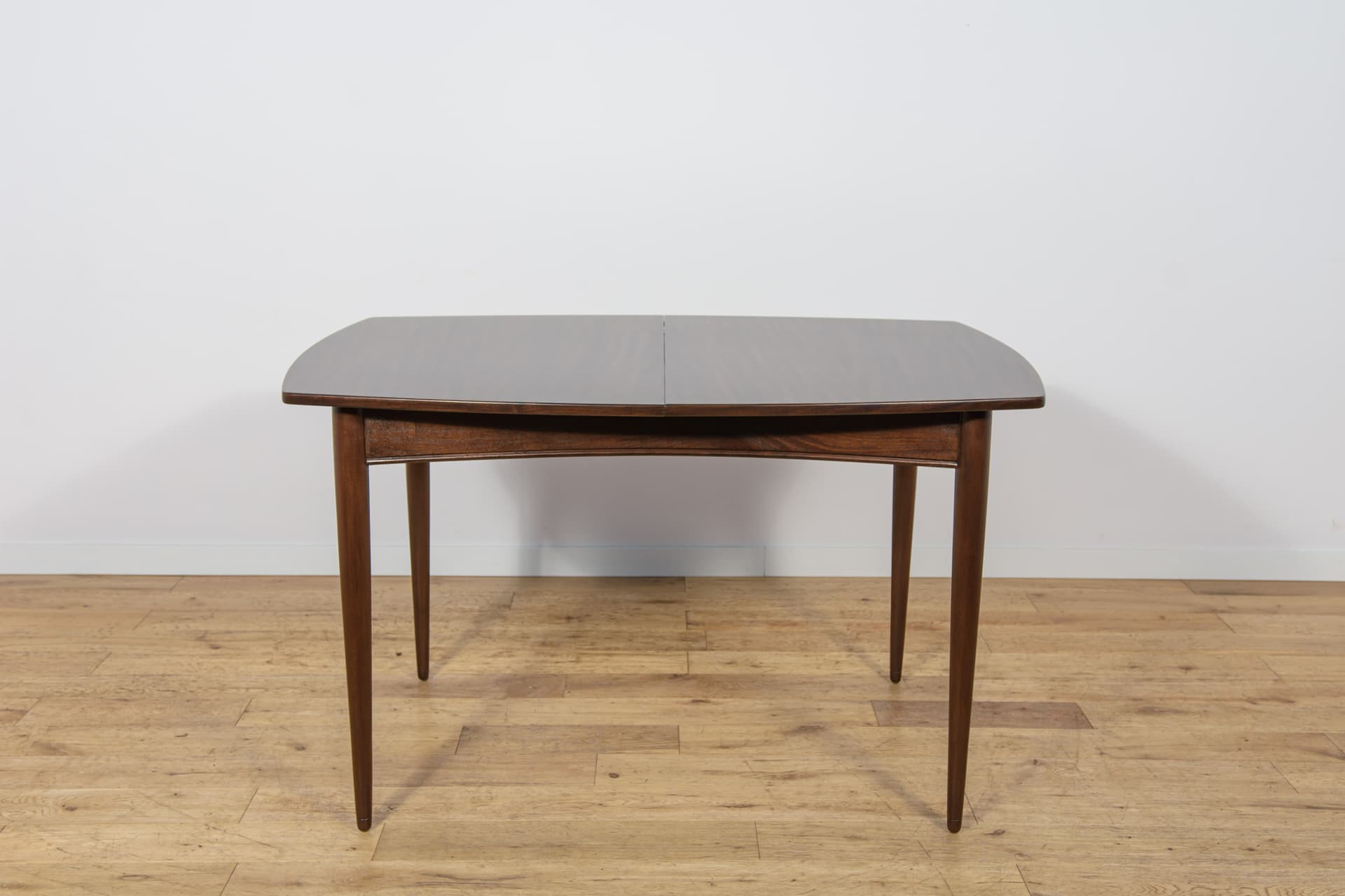 Extendable Table, mahogany brown, mahogany, White & Newton, United Kingdom, 1960s. - 345271
