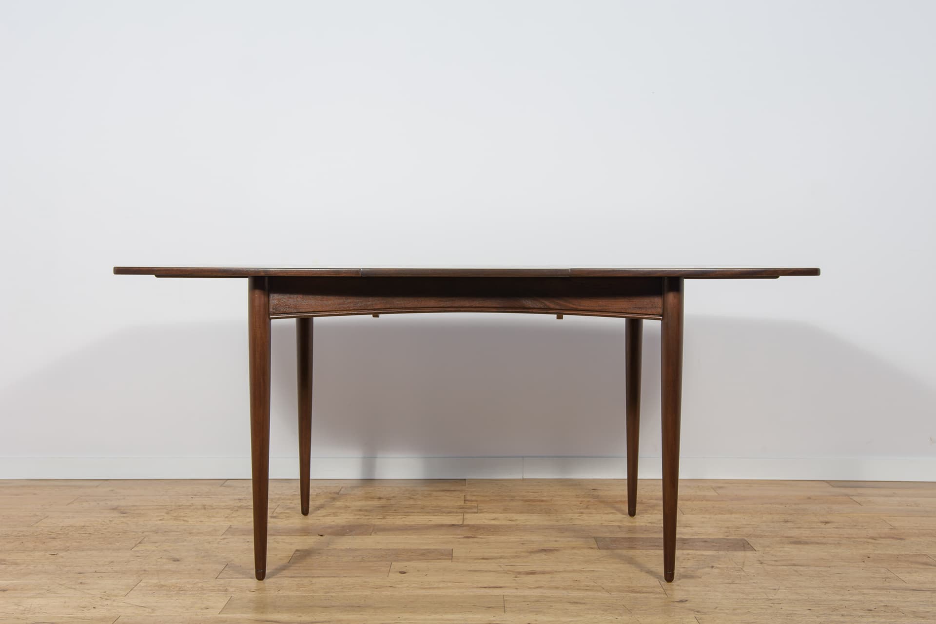 Extendable Table, mahogany brown, mahogany, White & Newton, United Kingdom, 1960s. - 345277