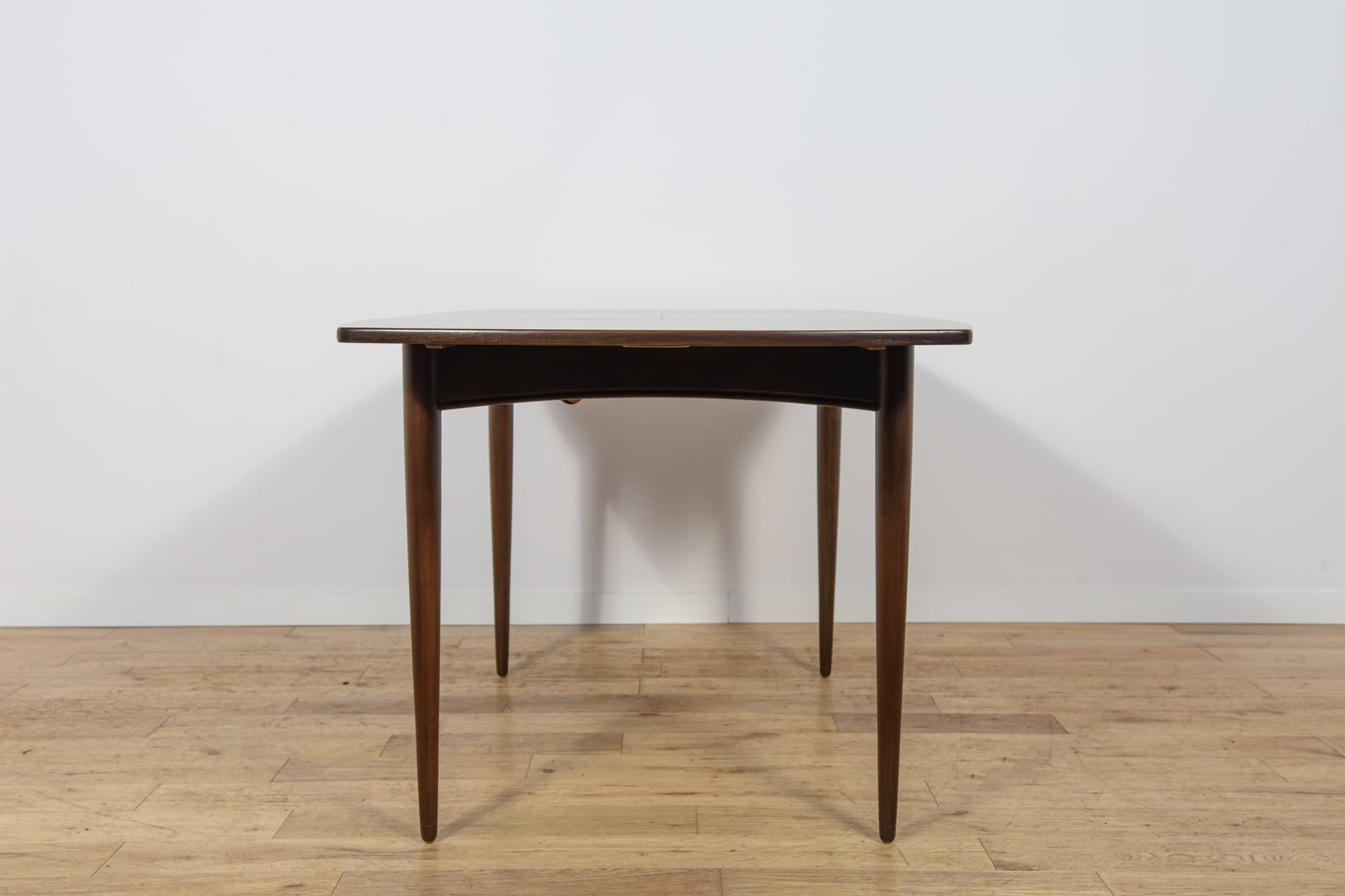 Extendable Table, mahogany brown, mahogany, White & Newton, United Kingdom, 1960s. - 345281