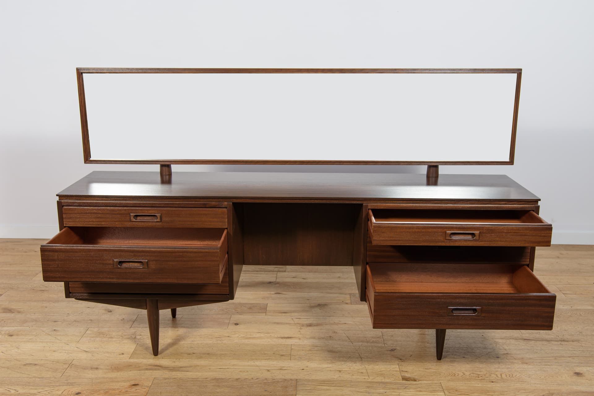 Dressing Table, rosewood brown, glass, United Kingdom, 1960s. - 345437