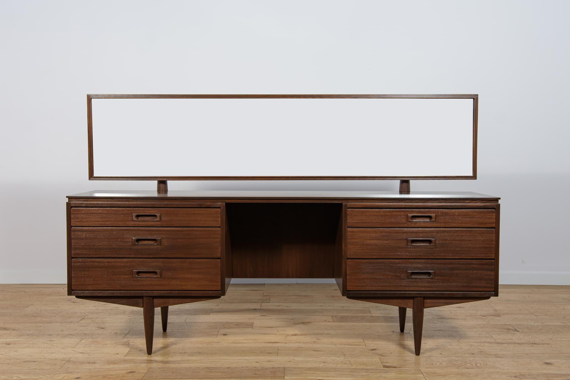 Dressing Table, rosewood brown, glass, United Kingdom, 1960s. - 345432