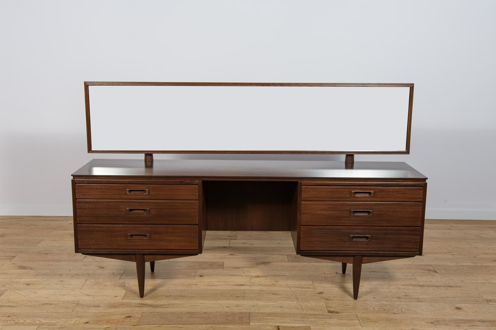 Dressing Table, rosewood brown, glass, United Kingdom, 1960s. - 345430