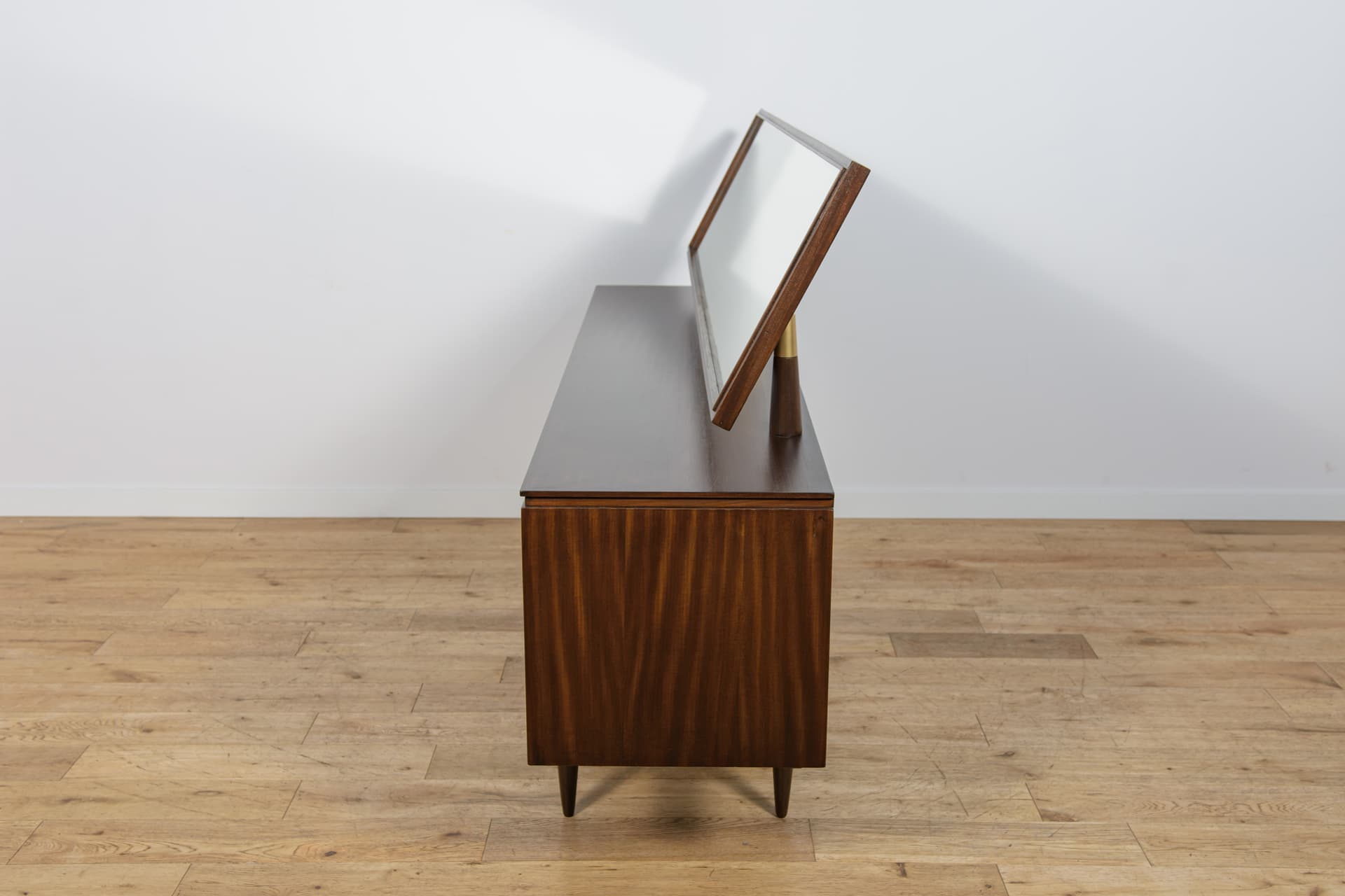 Dressing Table, rosewood brown, glass, United Kingdom, 1960s. - 345431