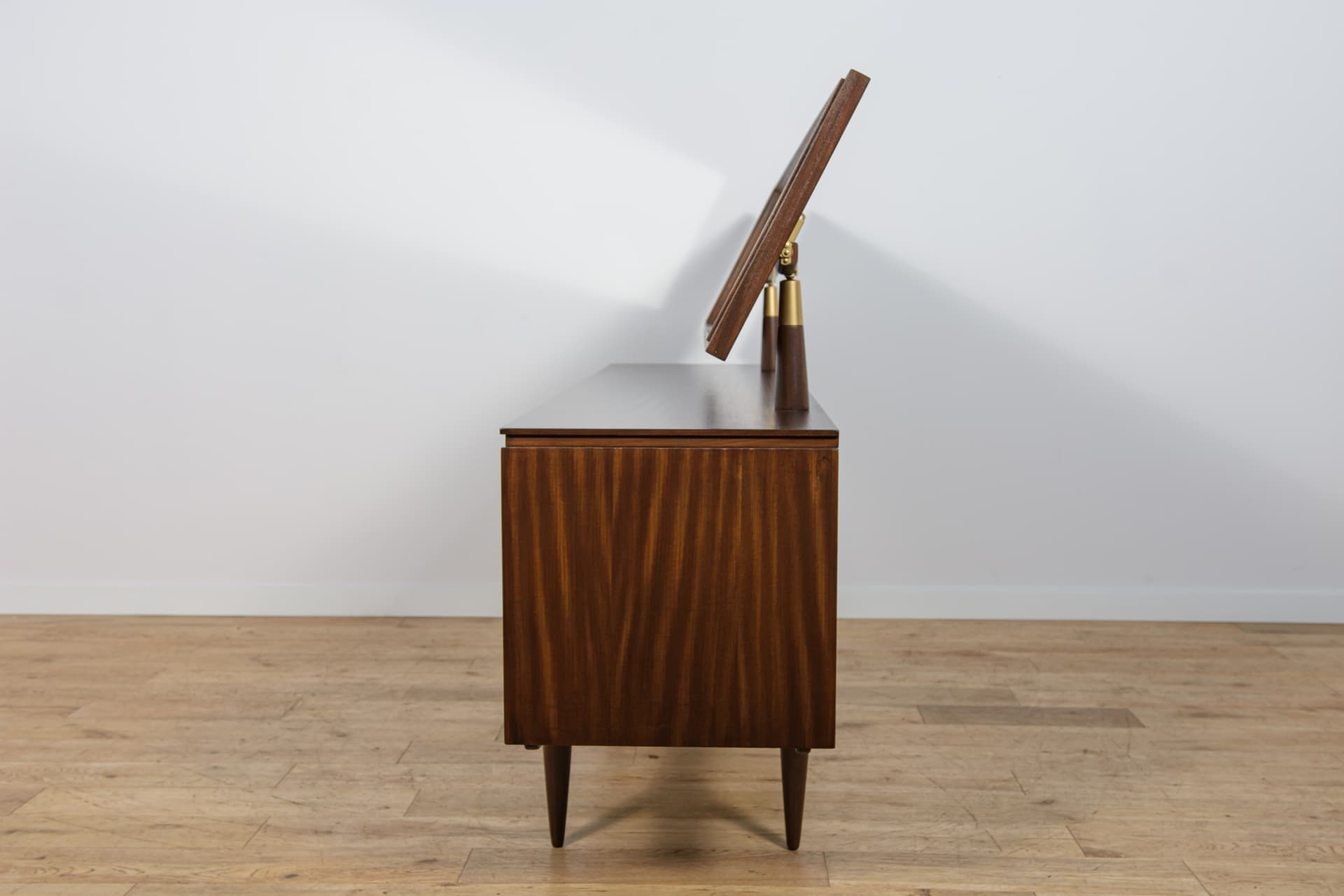 Dressing Table, rosewood brown, glass, United Kingdom, 1960s. - 345429