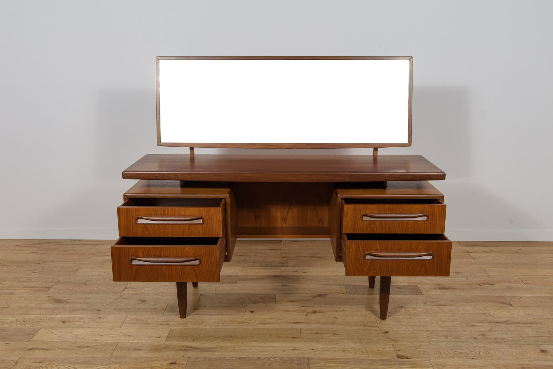 Dressing Table Fresco, brown teak, by V. Wilkins, G-Plan, United Kingdom, 1960s. - 345616