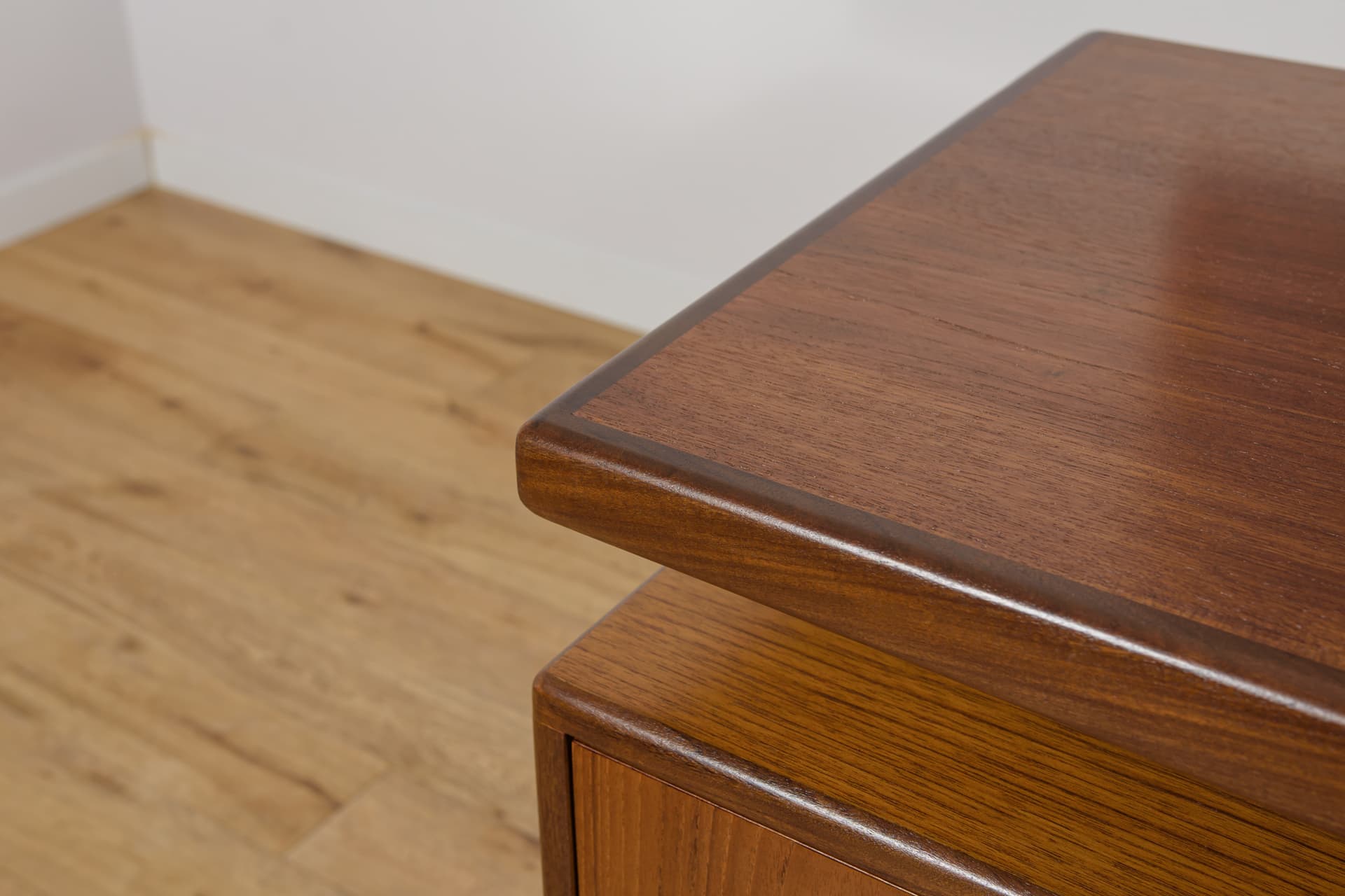 Dressing Table Fresco, brown teak, by V. Wilkins, G-Plan, United Kingdom, 1960s. - 345620