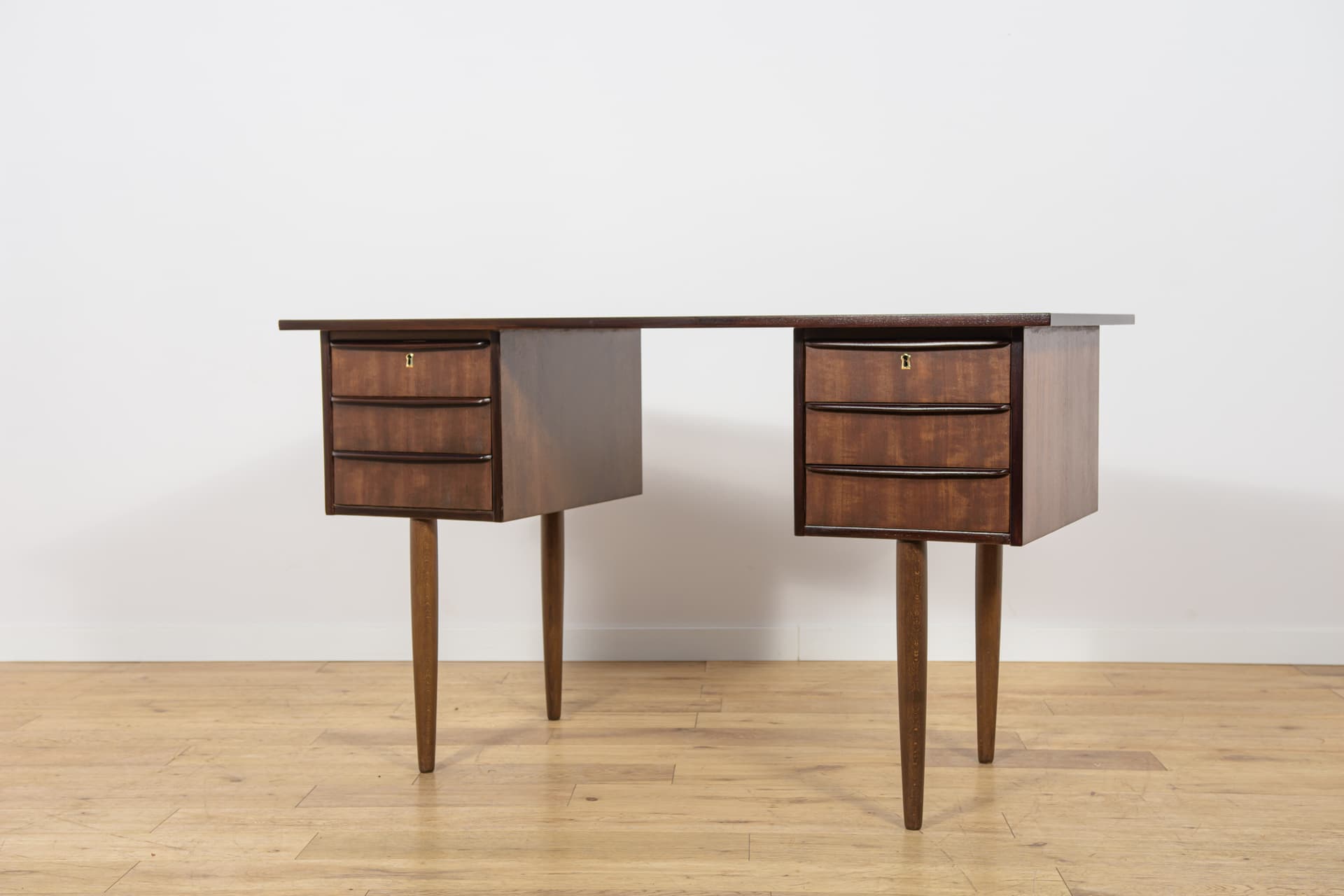 Freestanding desk, brown teak mahogany, Denmark, 1960s. - 345898