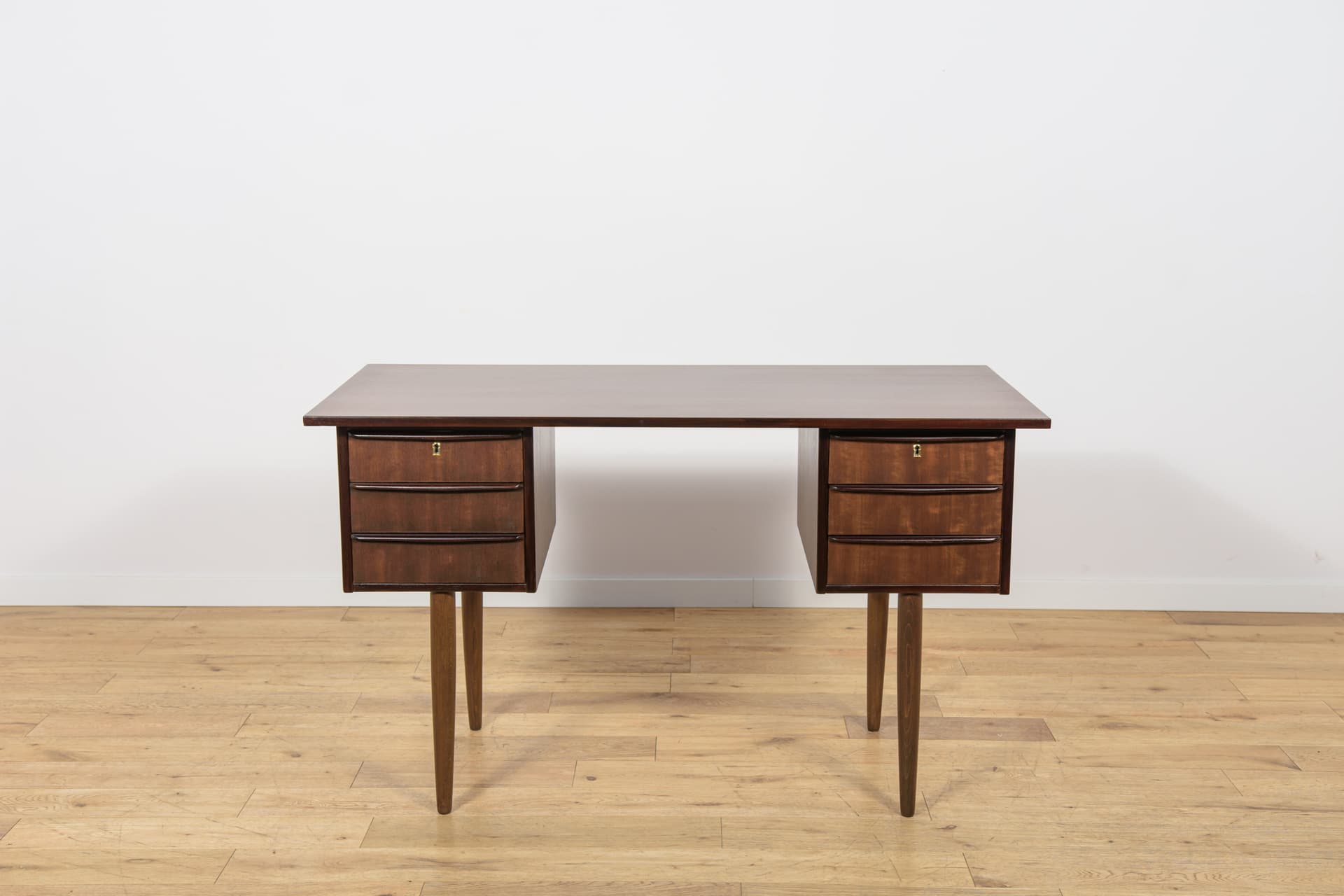 Freestanding desk, brown teak mahogany, Denmark, 1960s. - 345894