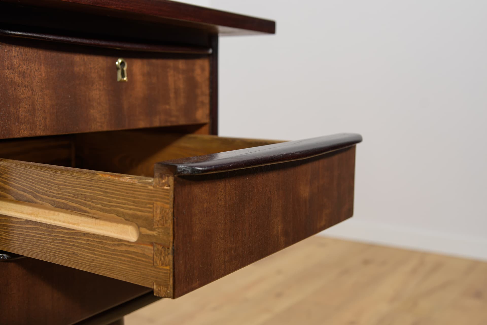 Freestanding desk, brown teak mahogany, Denmark, 1960s. - 345904