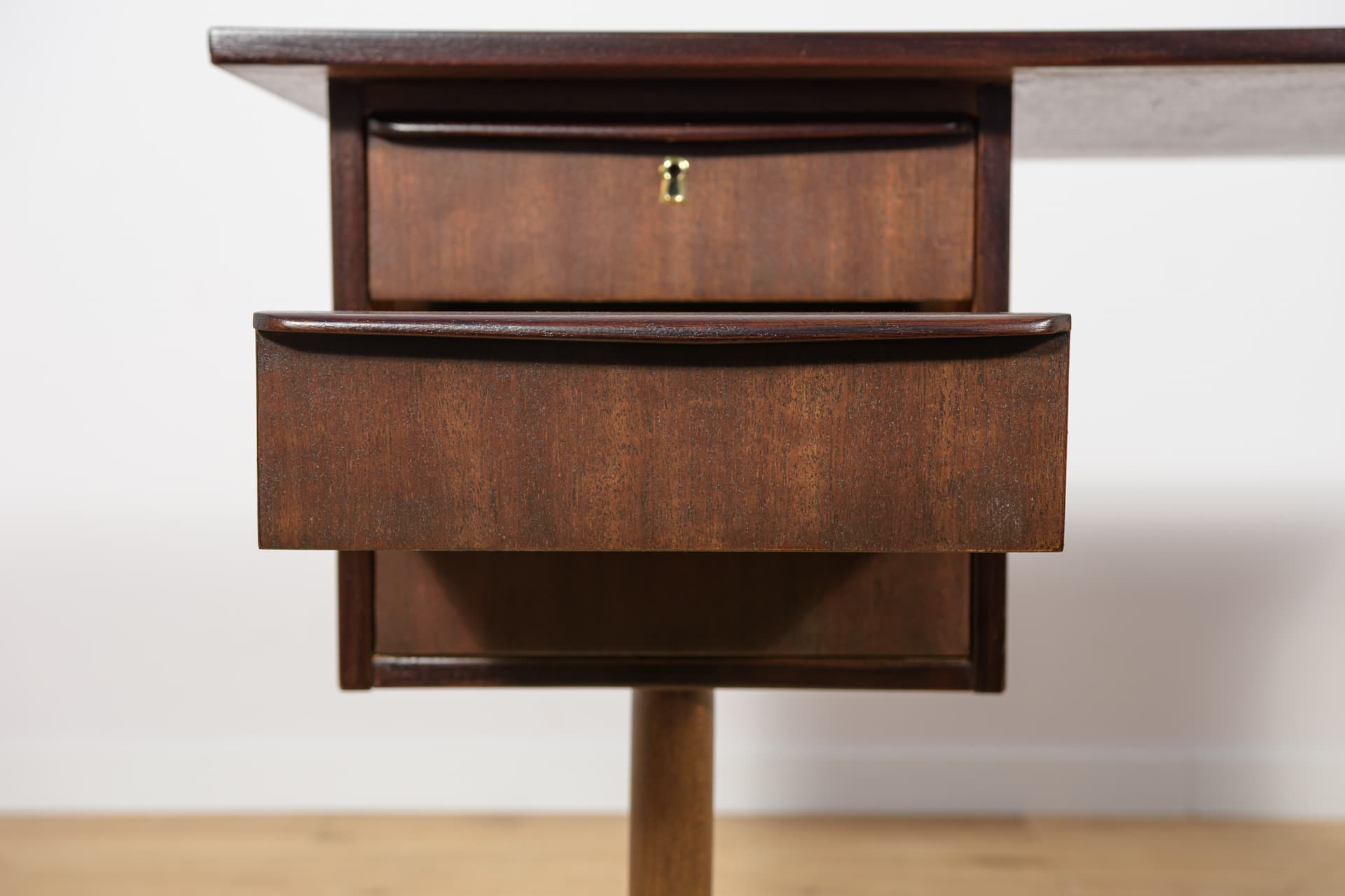 Freestanding desk, brown teak mahogany, Denmark, 1960s. - 345902