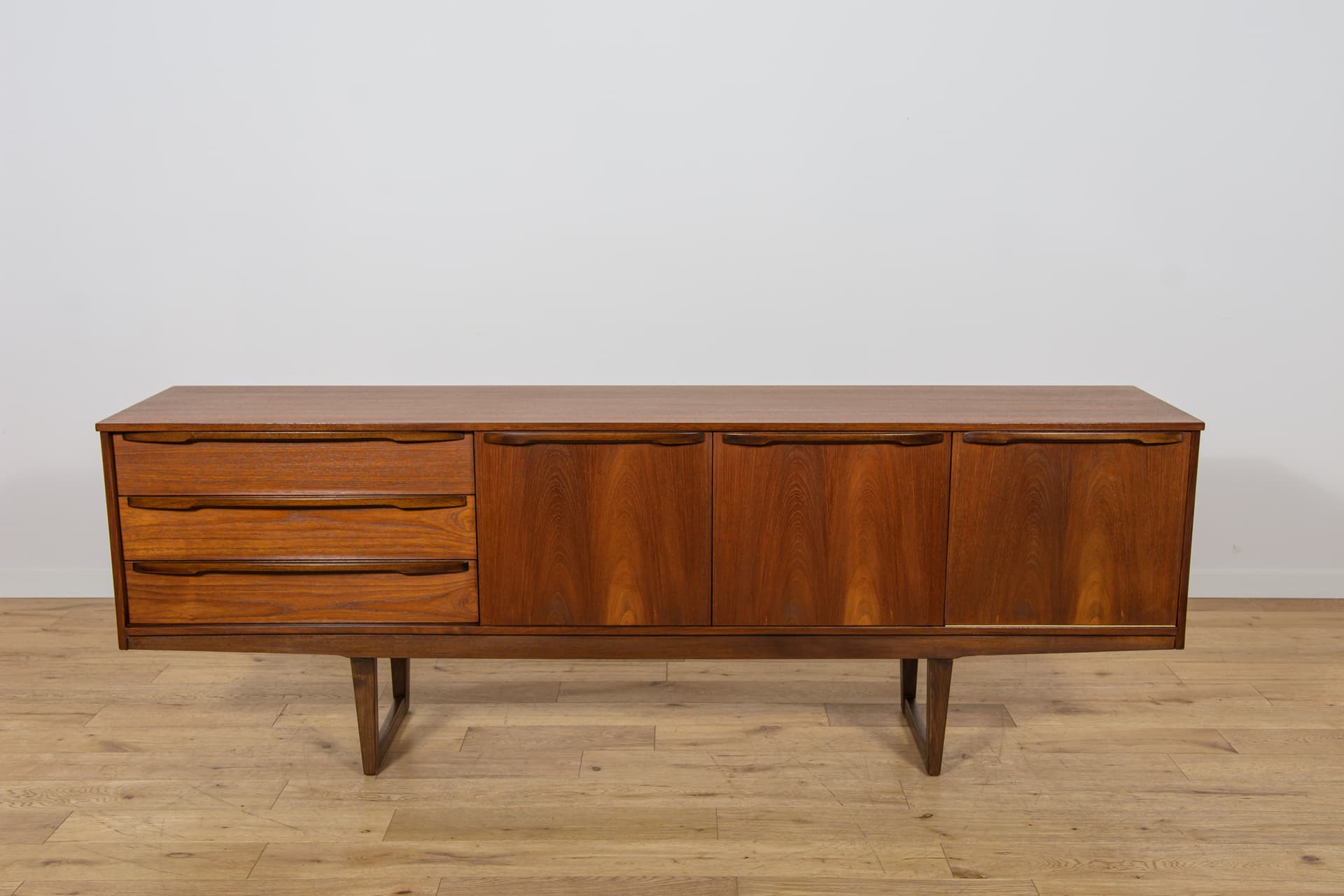 Sideboard, brown teak, Younger Ltd., United Kingdom, 1960s. - 346081