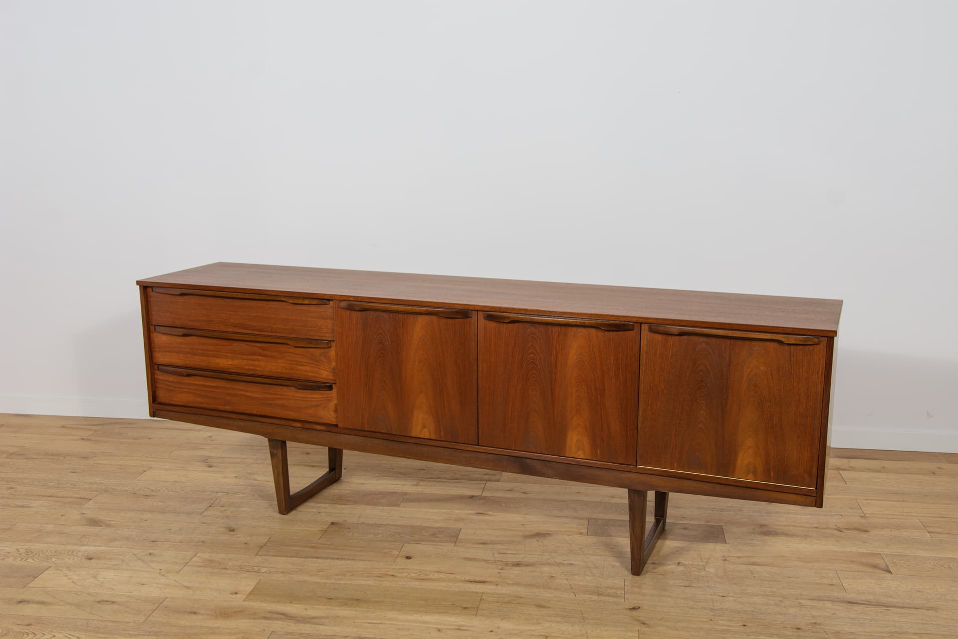 Sideboard, brown teak, Younger Ltd., United Kingdom, 1960s. - 346080