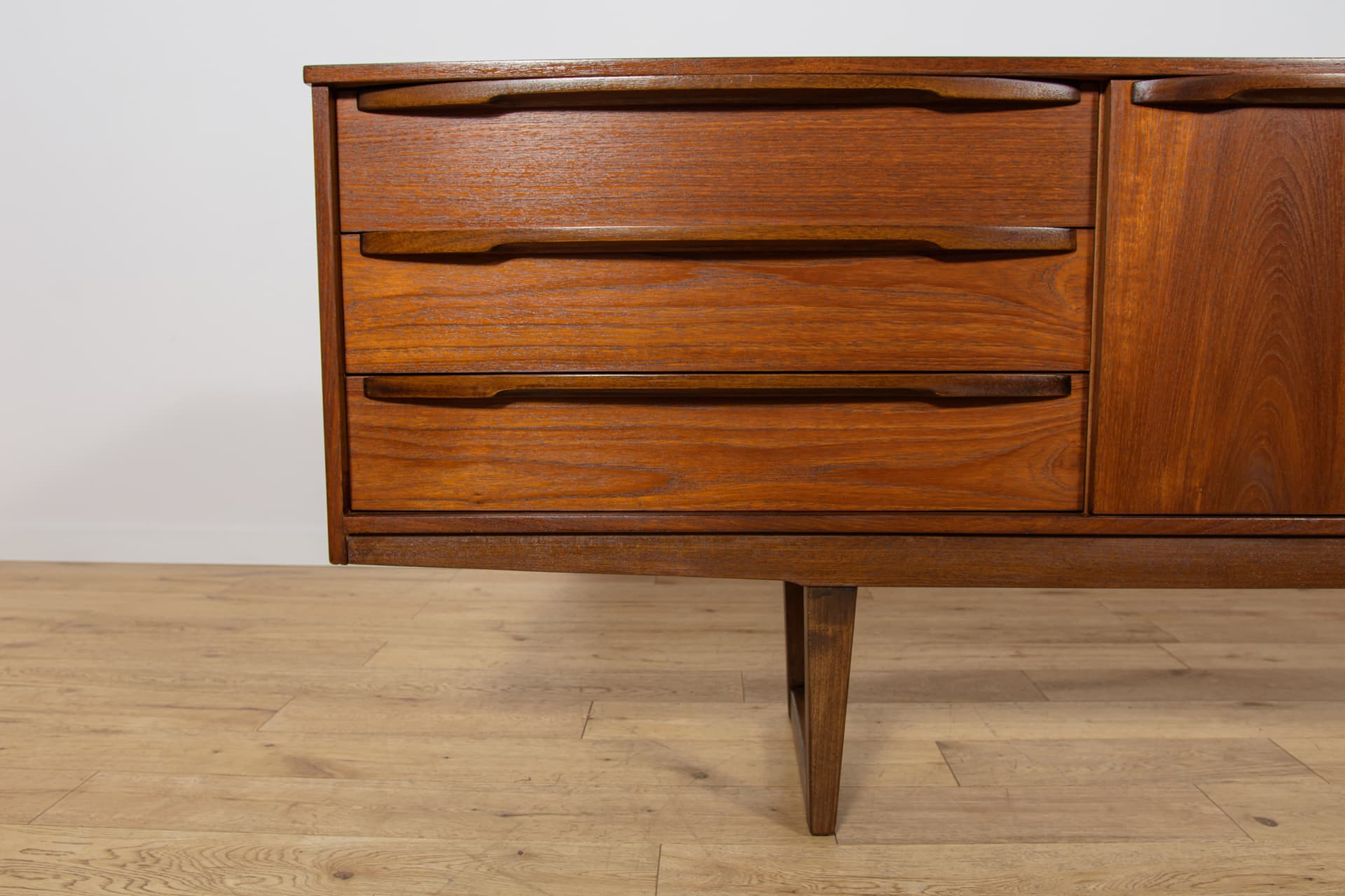Sideboard, brown teak, Younger Ltd., United Kingdom, 1960s. - 346091