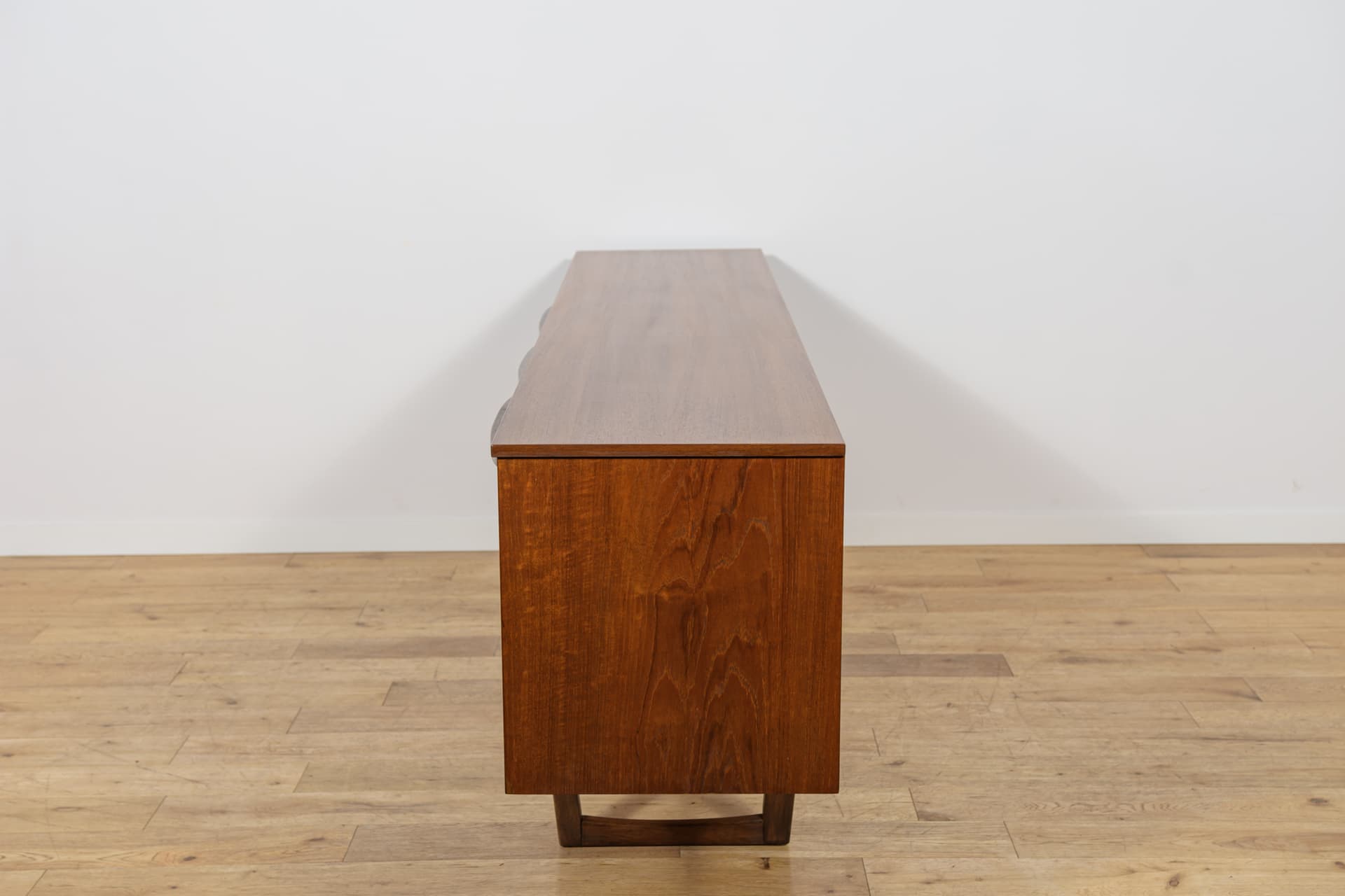 Sideboard, brown teak, Younger Ltd., United Kingdom, 1960s. - 346083