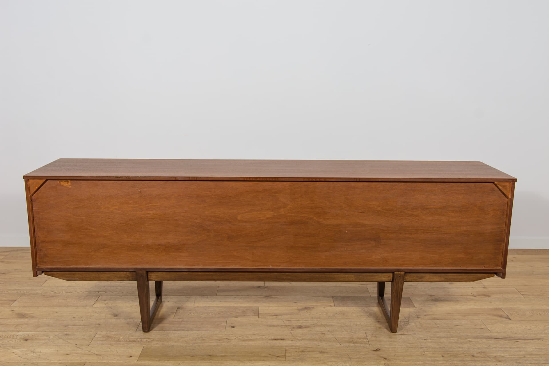 Sideboard, brown teak, Younger Ltd., United Kingdom, 1960s. - 346084