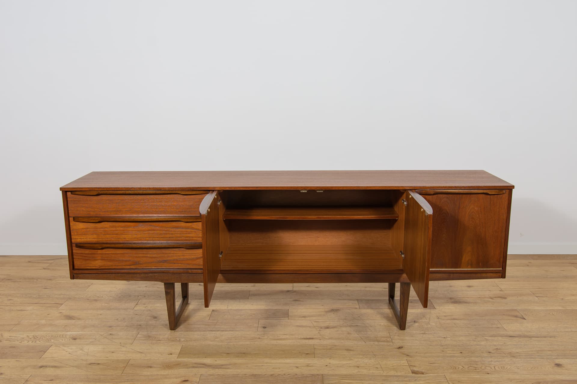 Sideboard, brown teak, Younger Ltd., United Kingdom, 1960s. - 346087