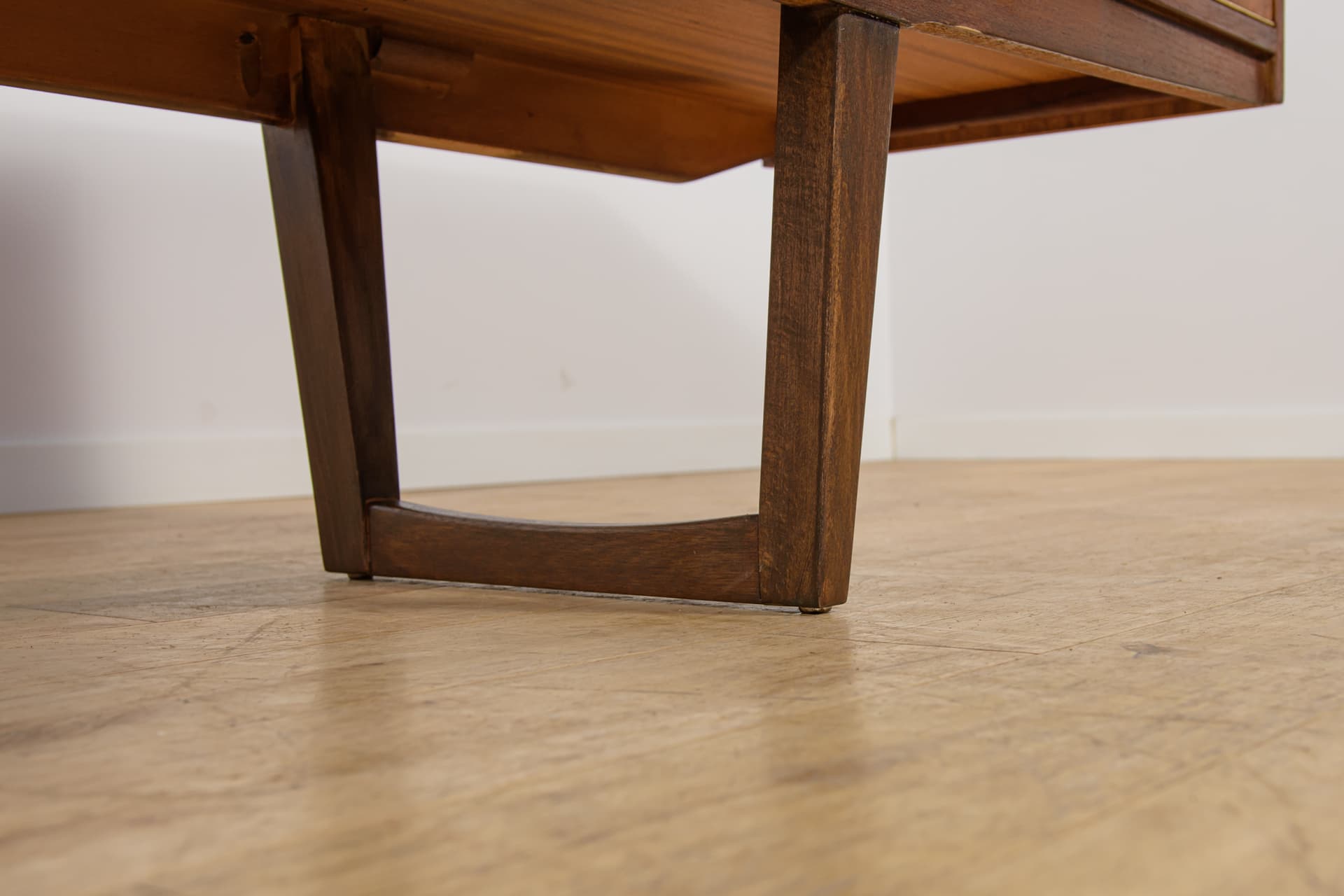Sideboard, brown teak, Younger Ltd., United Kingdom, 1960s. - 346092