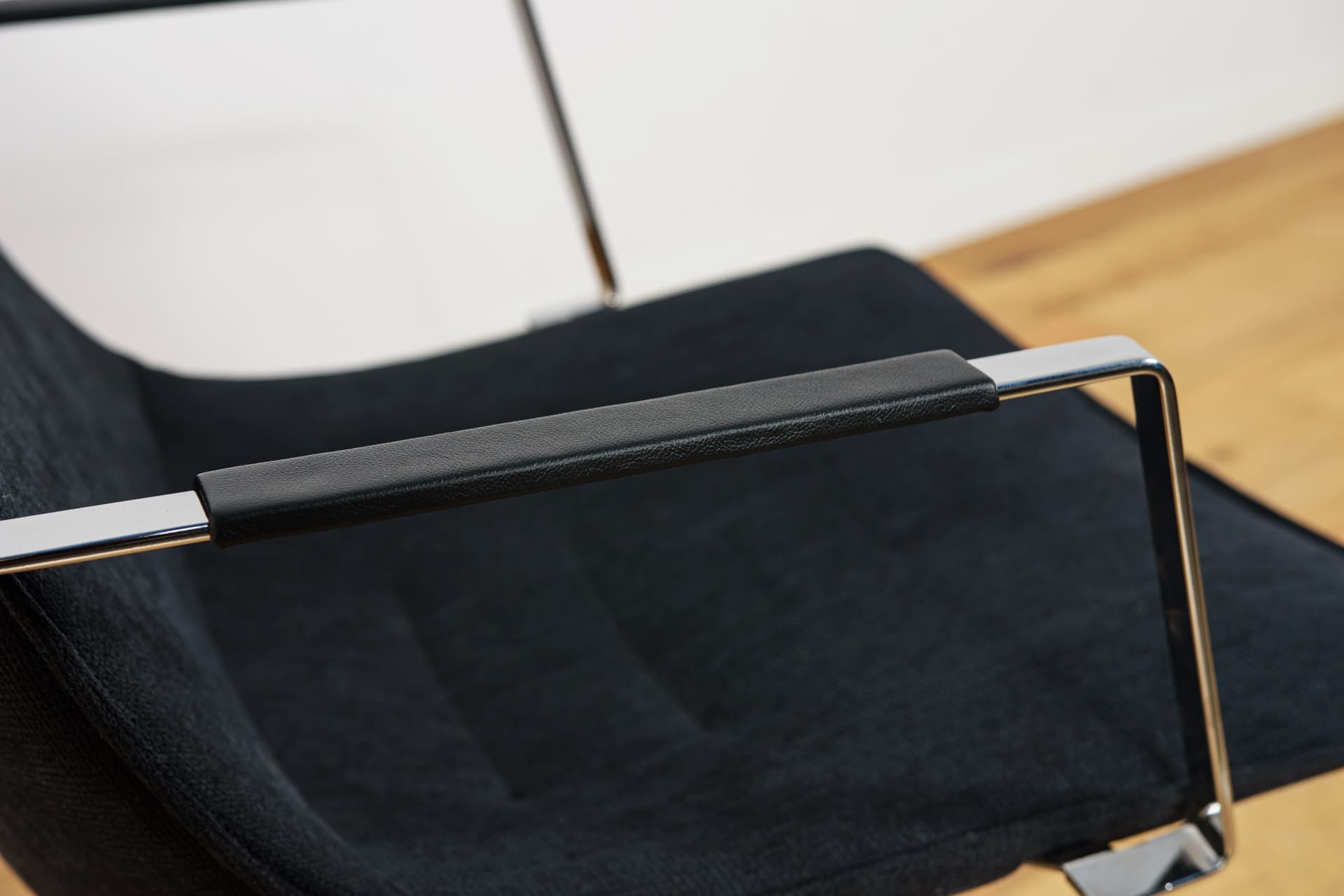 Office chair Comet, black fabric, silver aluminium, by G. Allard, Lammhults, Sweden, 1990s. - 346151