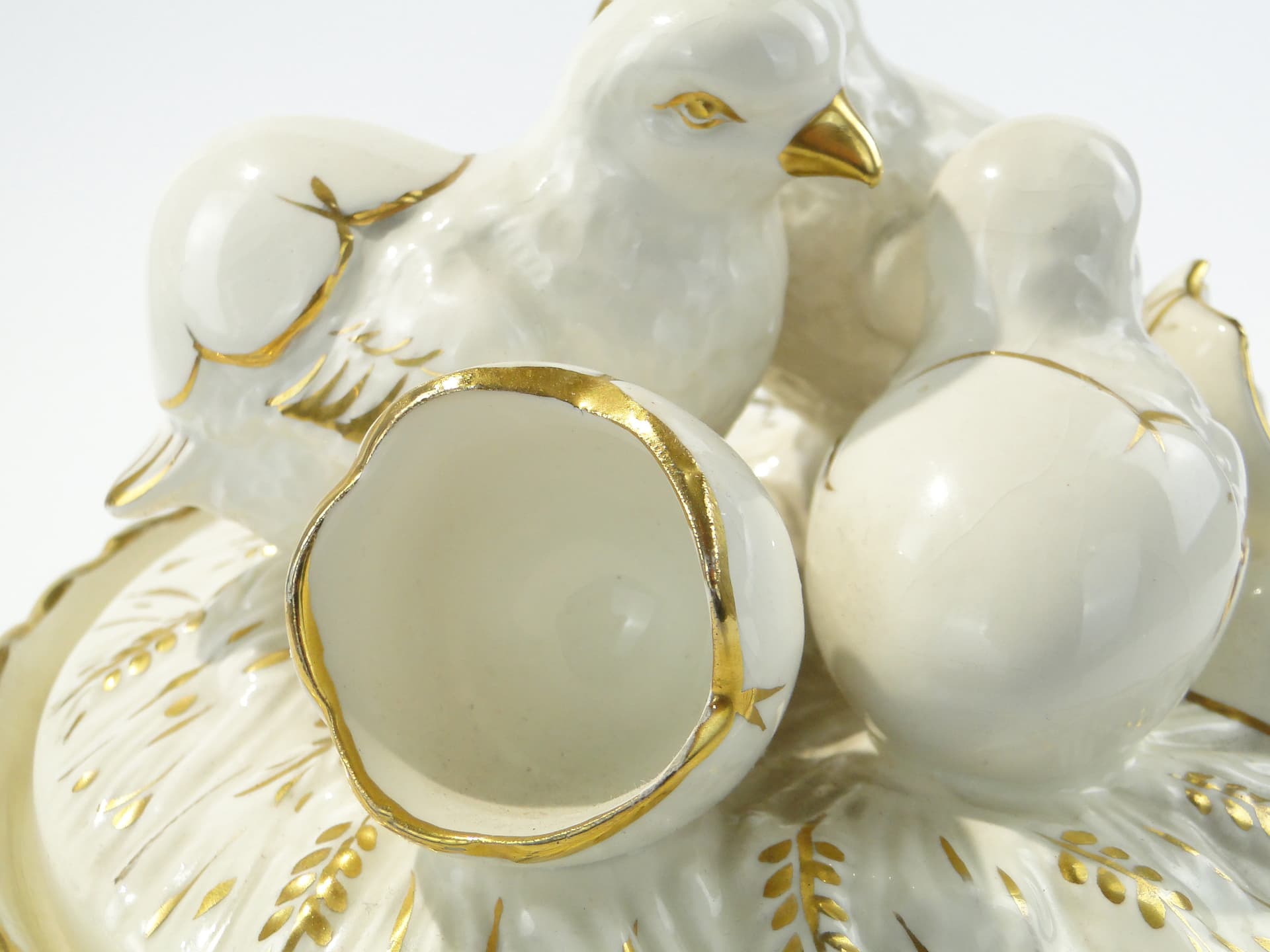 Egg container Chicks, white gold porcelain, Royal Dux Bohemia, Czech Republic, 1920s - 346186