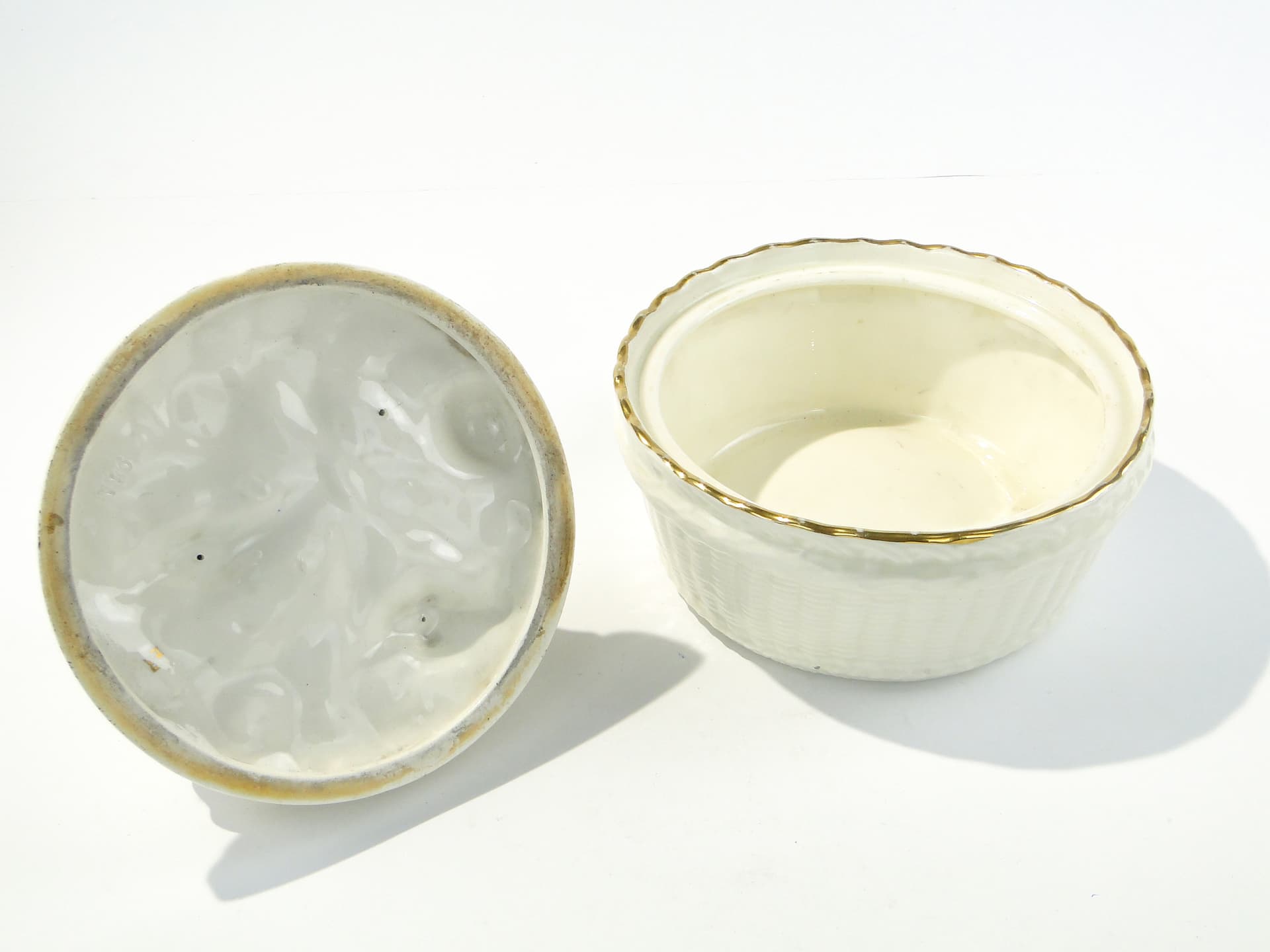 Egg container Chicks, white gold porcelain, Royal Dux Bohemia, Czech Republic, 1920s - 346190