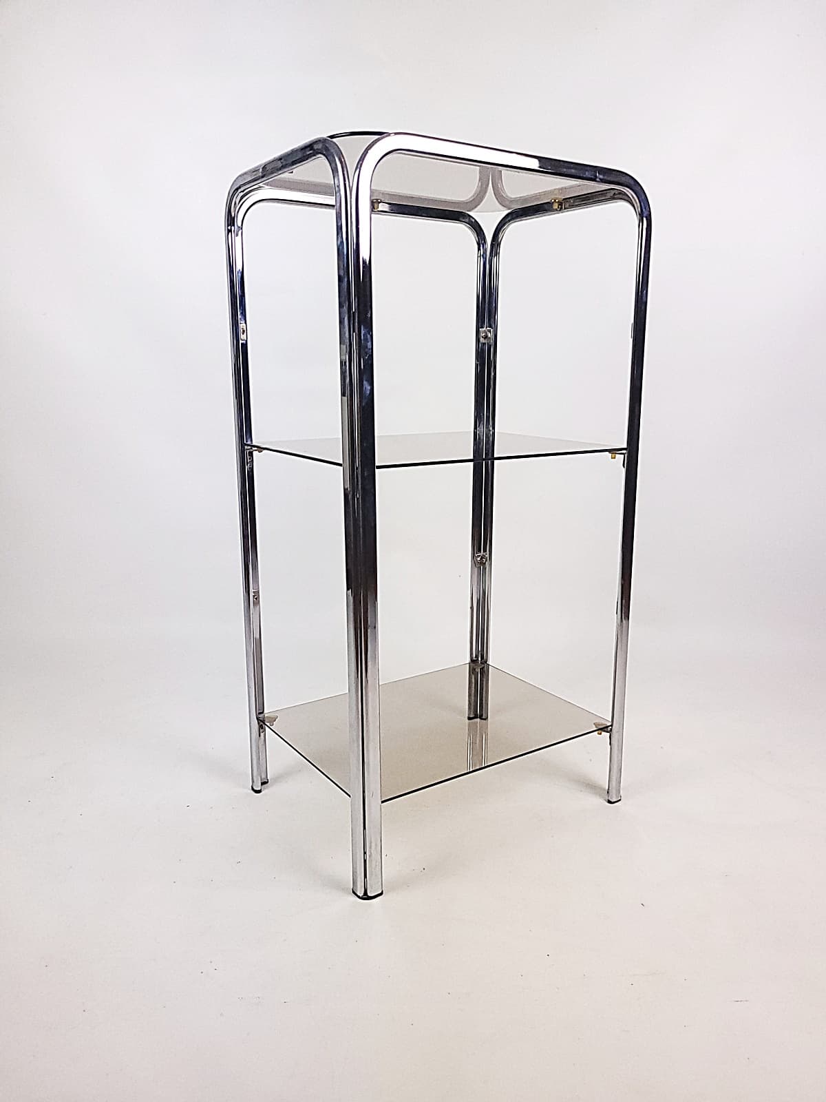 Shelving unit, chrome, smoked glass, 1970s. - 346253