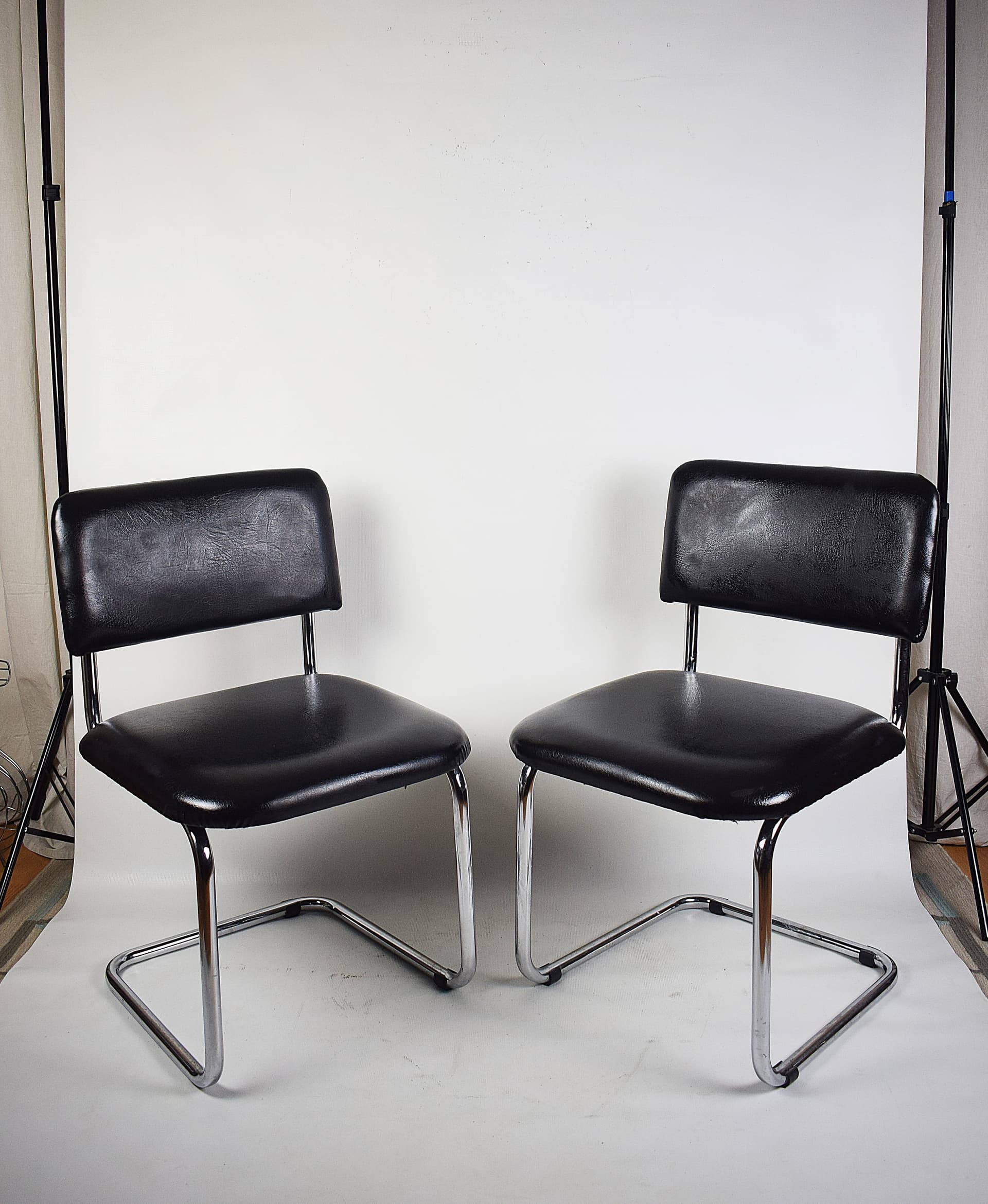 Pair of cantilever chairs, black faux leather, chromed steel, 1970s - 346345