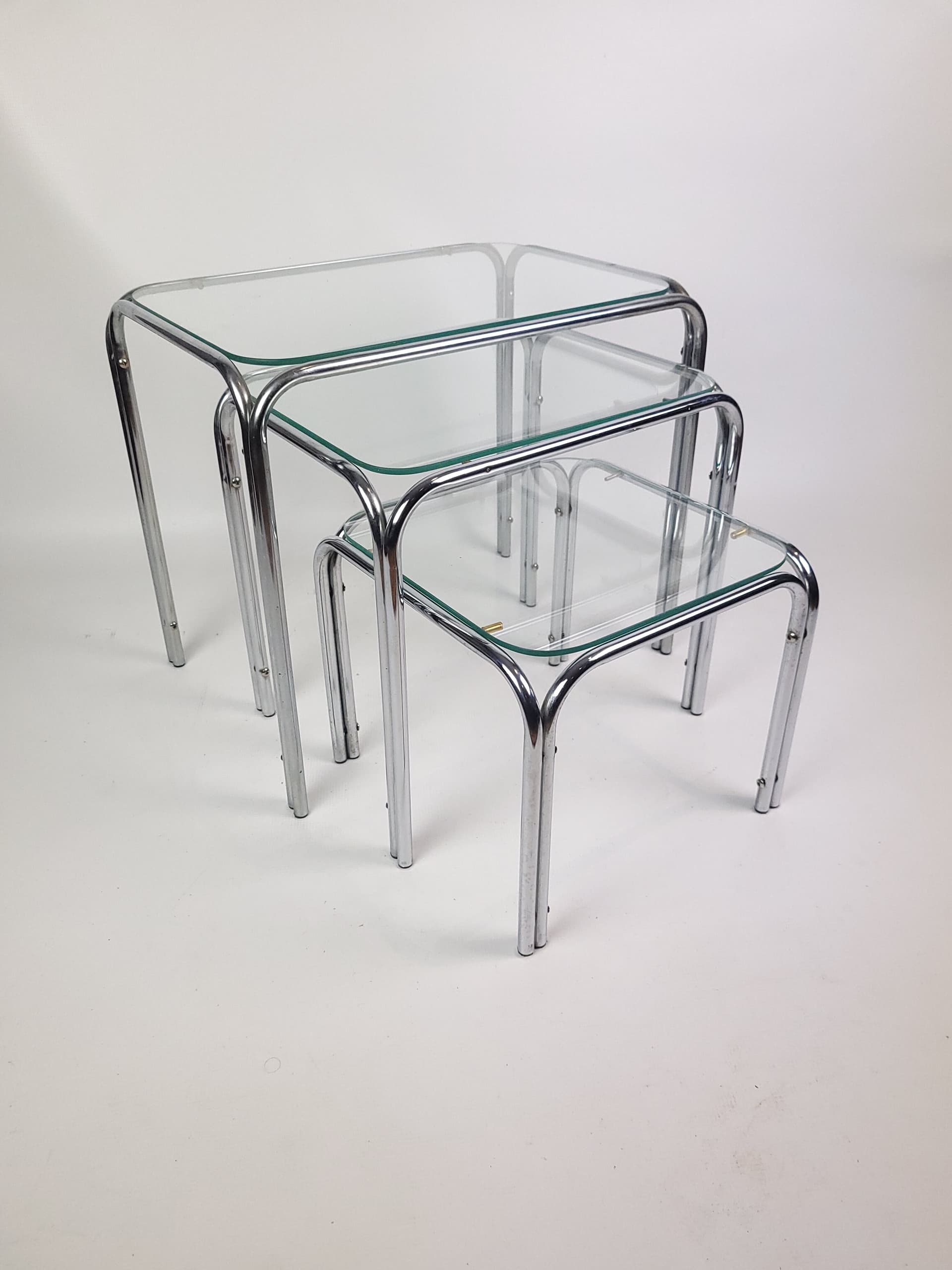 Set of three nesting tables, chromed steel, clear glass, 1970s - 346399
