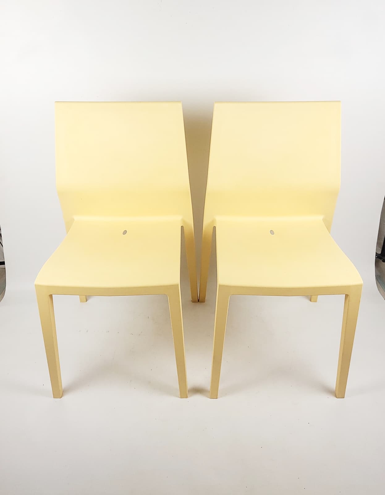 Pair of chairs Effezeta, beige plastic, Italy, 1980s. - 346408