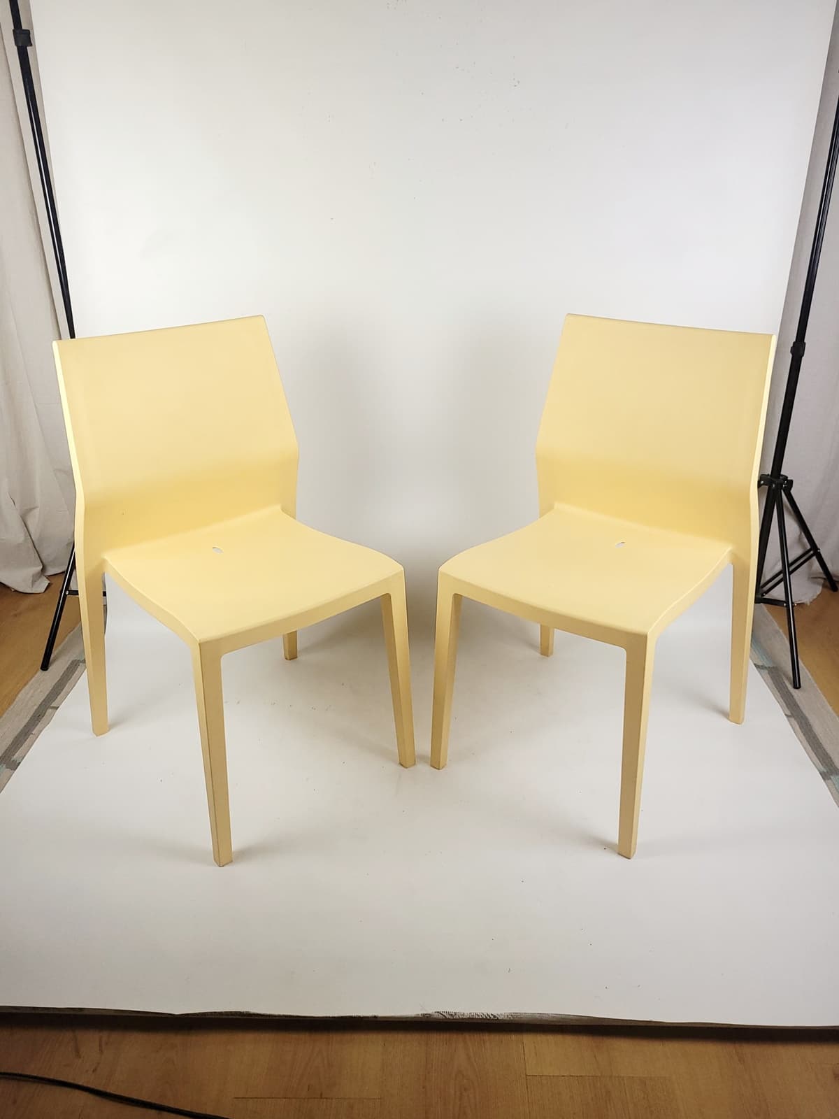 Pair of chairs Effezeta, beige plastic, Italy, 1980s. - 346410