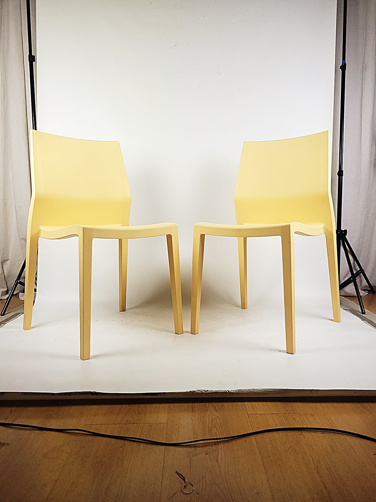 Pair of chairs Effezeta, beige plastic, Italy, 1980s. - 346411
