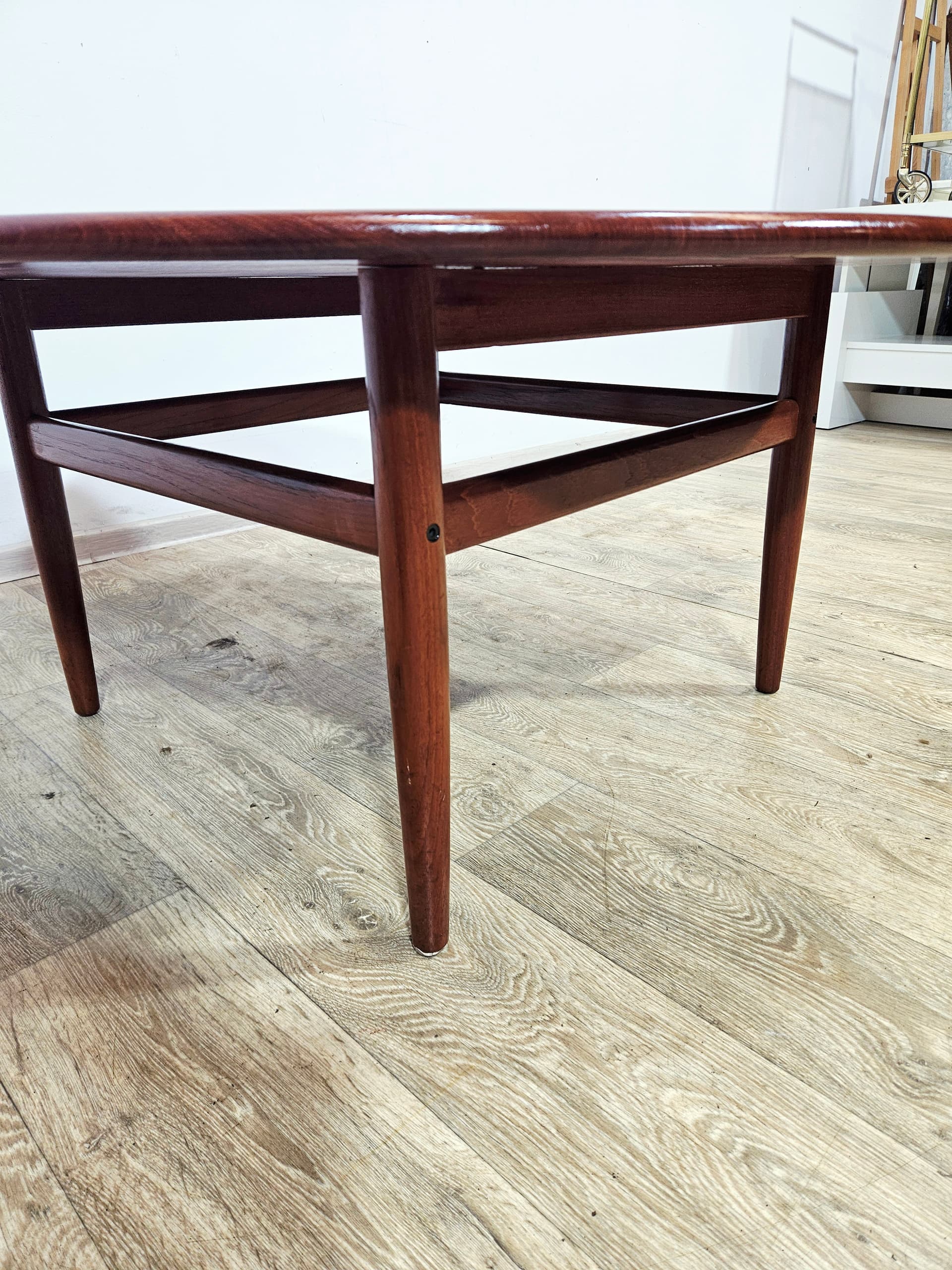 Round coffee table No. 59, teak brown, by N. Bach, N.B. Møbelfabrik A/S - 346425
