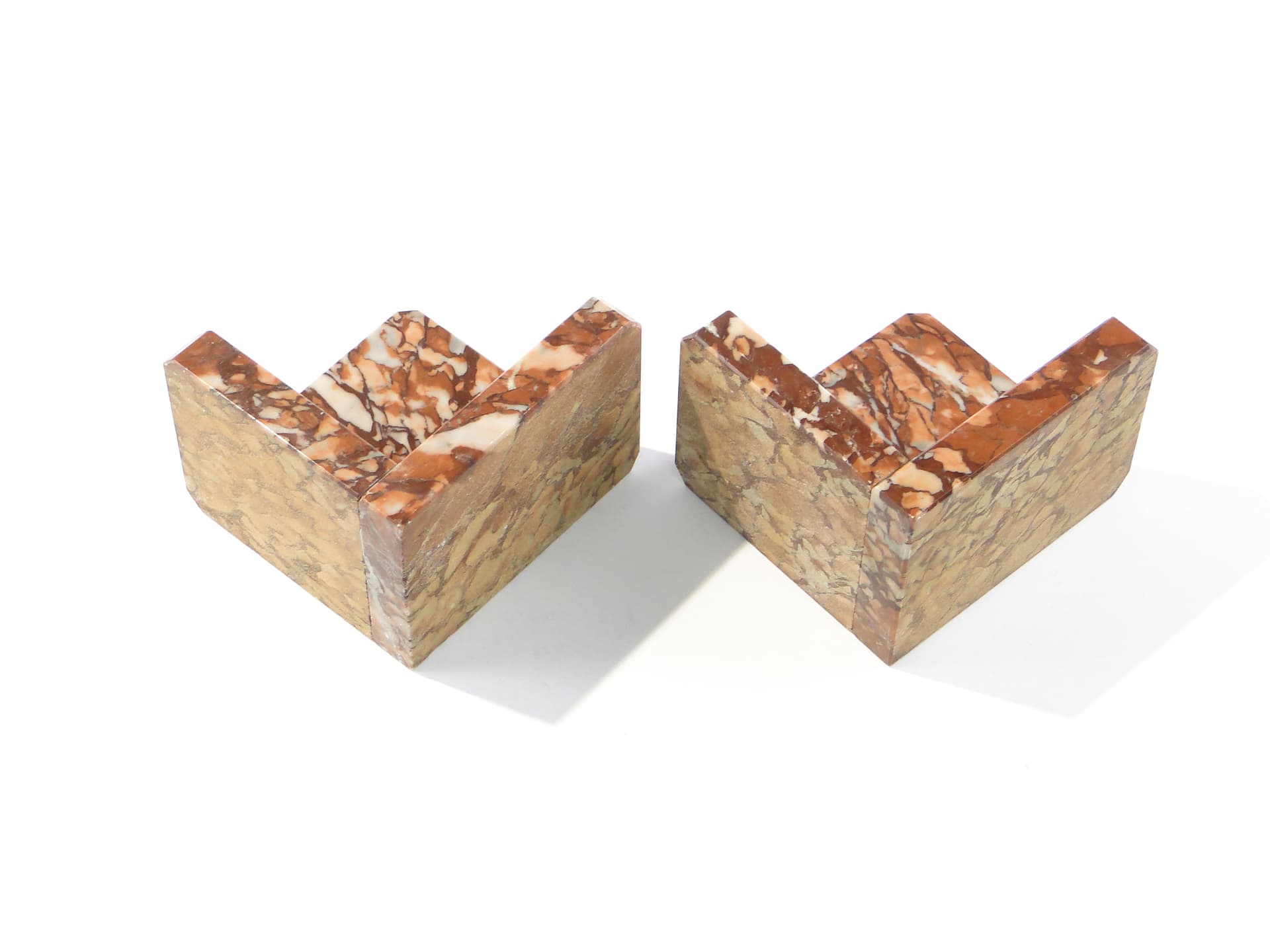 Pair of bookends Art Deco, red marble, France/Belgium, 1920s. - 346463