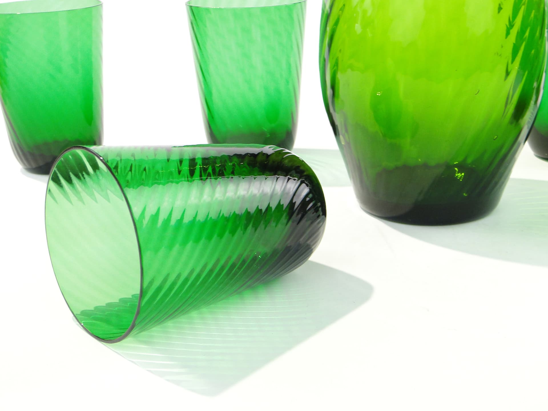 Beverage set Wir, emerald glass, by Z. Horbowy, Huta Szkła Sudety, Poland, 1970s. - 346501