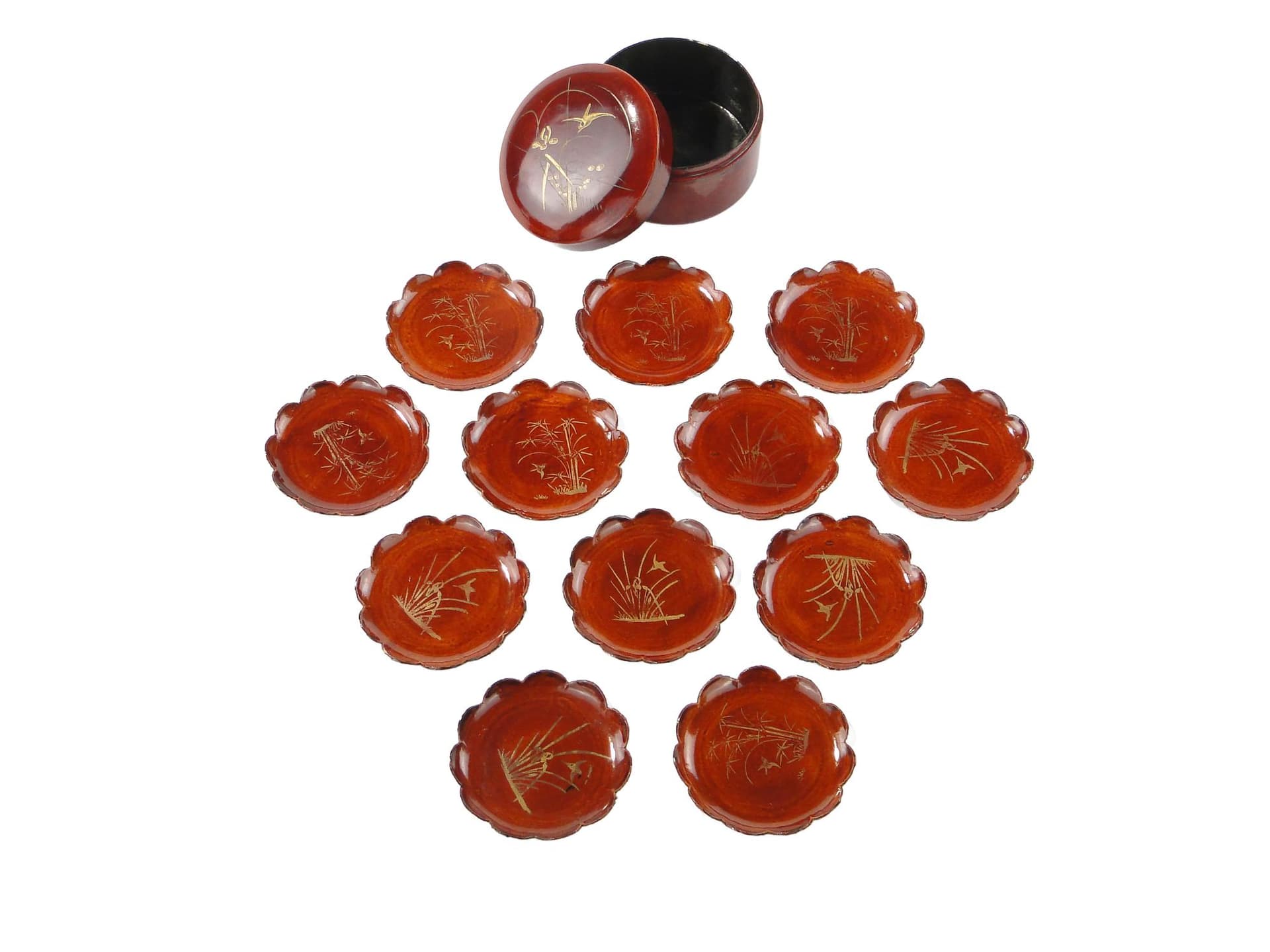 Confectionery set Kashiki-setto, burgundy lacquer gold, wood, Japan, 1950s