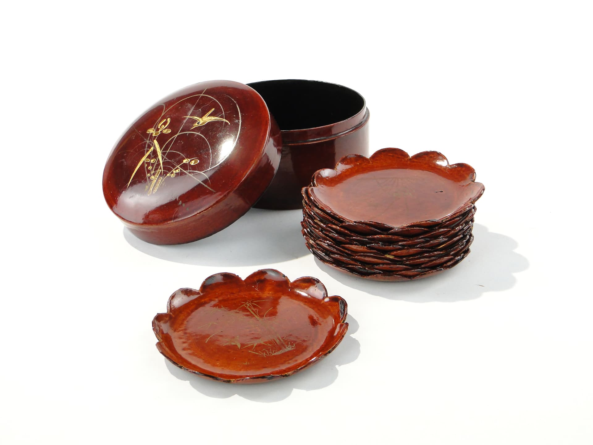 Confectionery set Kashiki-setto, burgundy lacquer gold, wood, Japan, 1950s - 346697