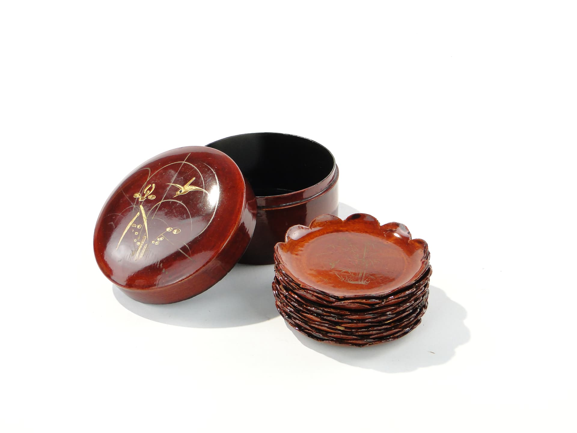 Confectionery set Kashiki-setto, burgundy lacquer gold, wood, Japan, 1950s - 346691
