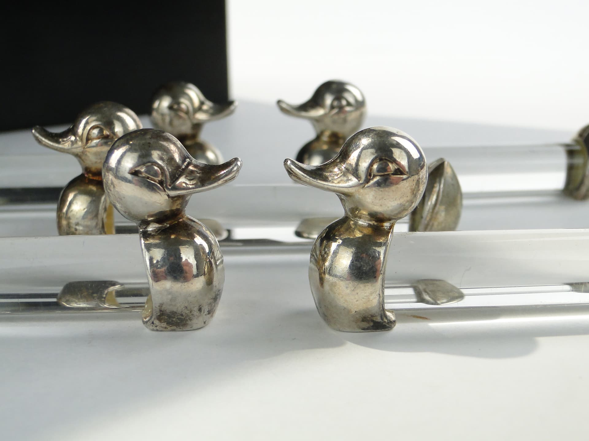 Set of table card holders, figural, transparent crystal, silver metal, France, 1950s - 346750