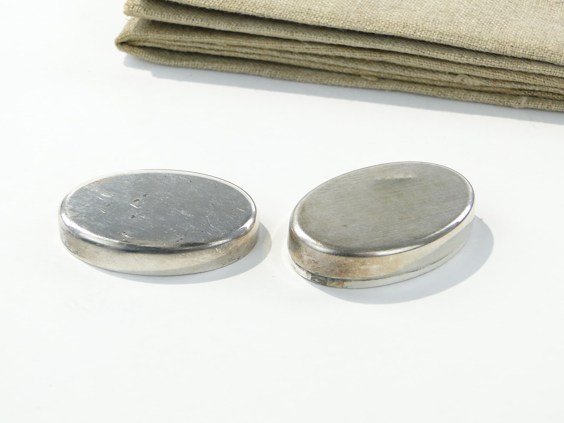 Elliptical pillbox, silver, Italy, 1970s - 346818