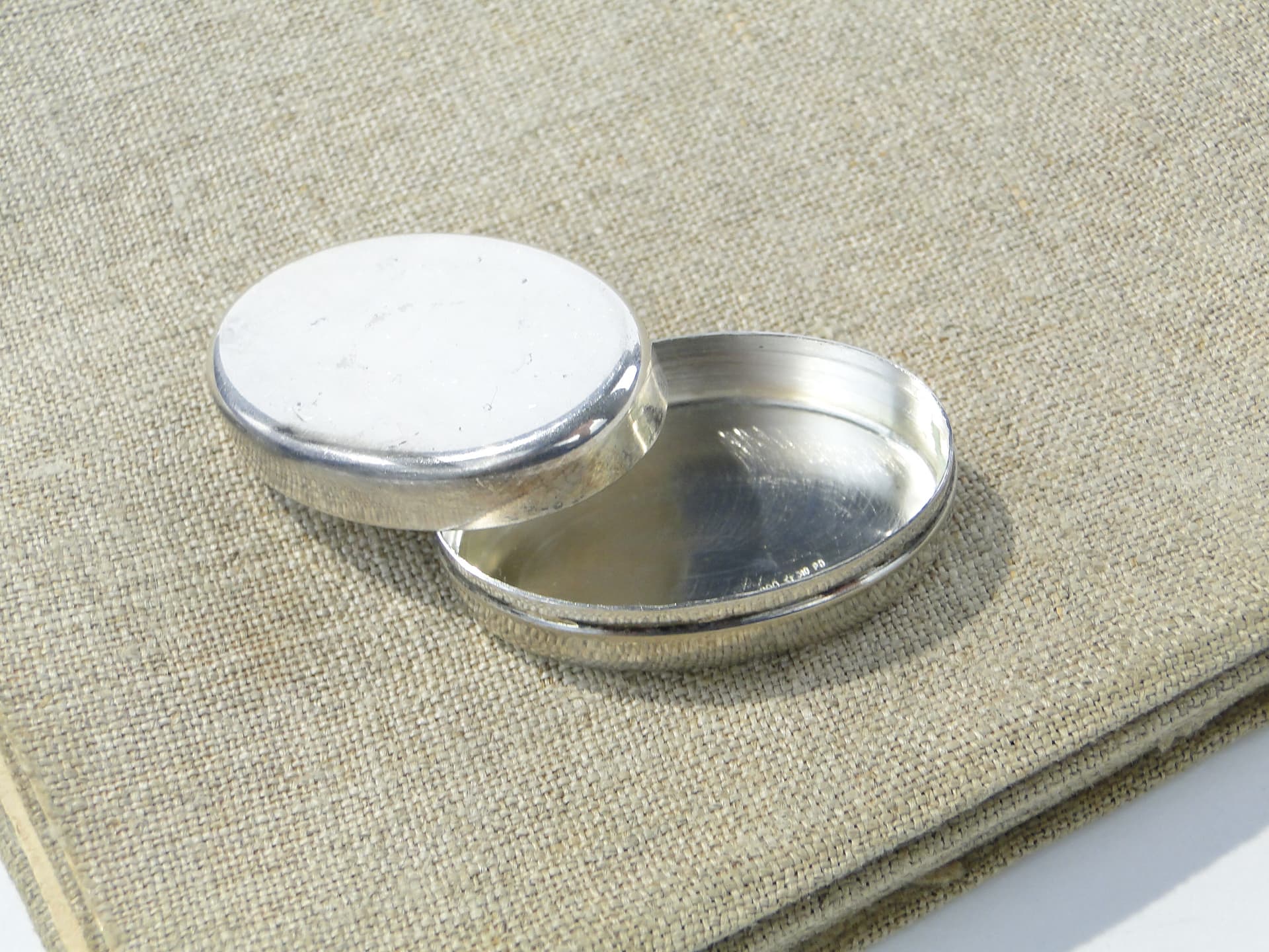 Elliptical pillbox, silver, Italy, 1970s - 346821