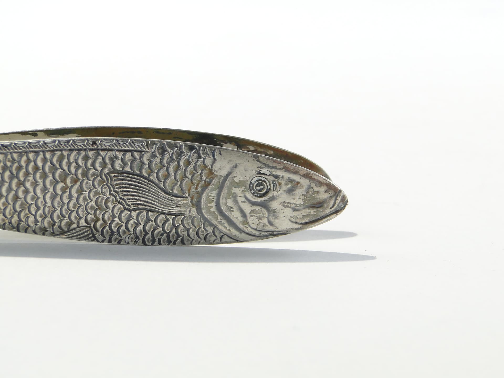 Fish Bone Tweezer, silver-plated brass, mother-of-pearl, Germany, turn of the 19th and 20th centuries - 347069